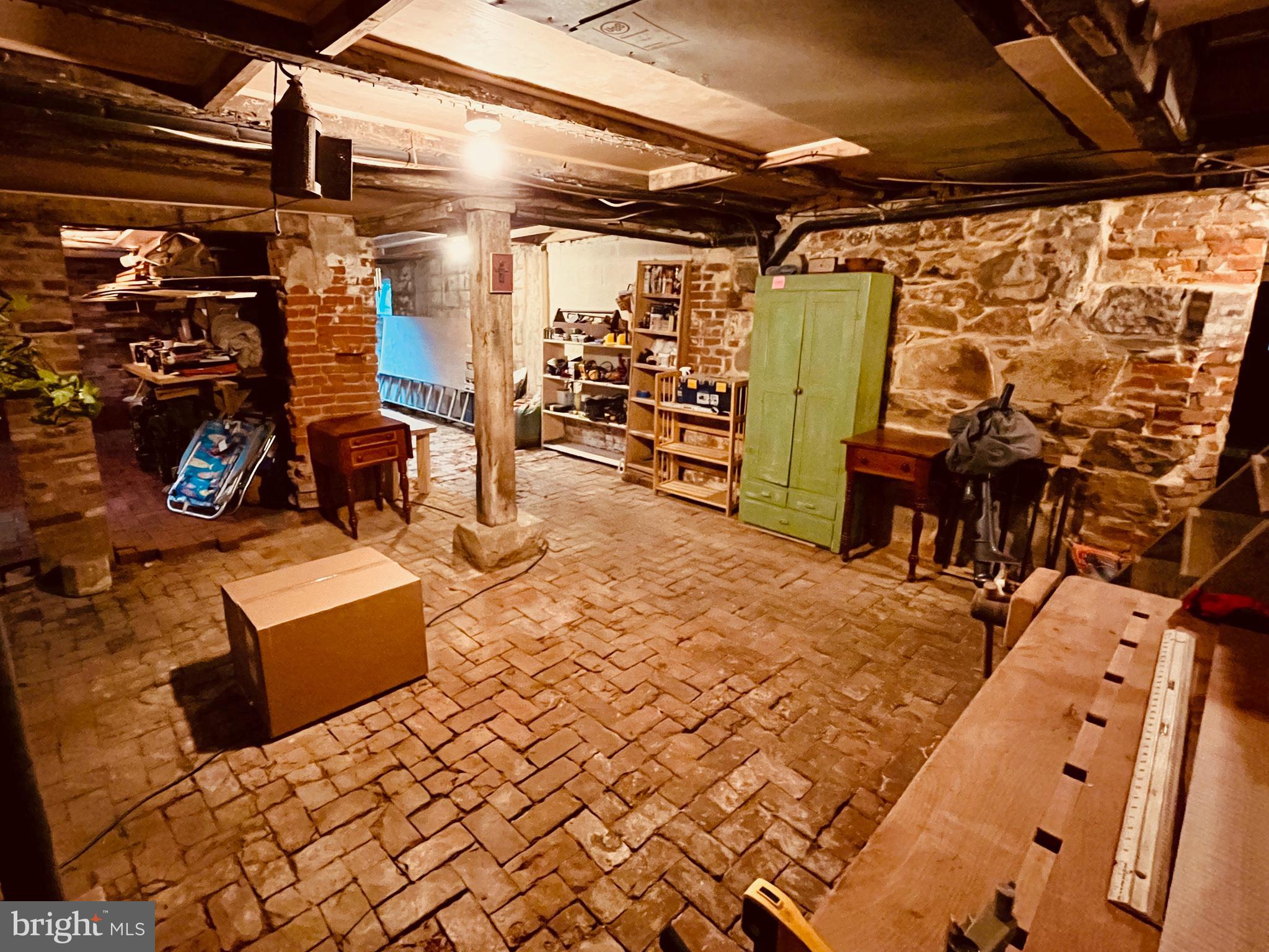 HISTORIC DISTRICT - Residential Lease