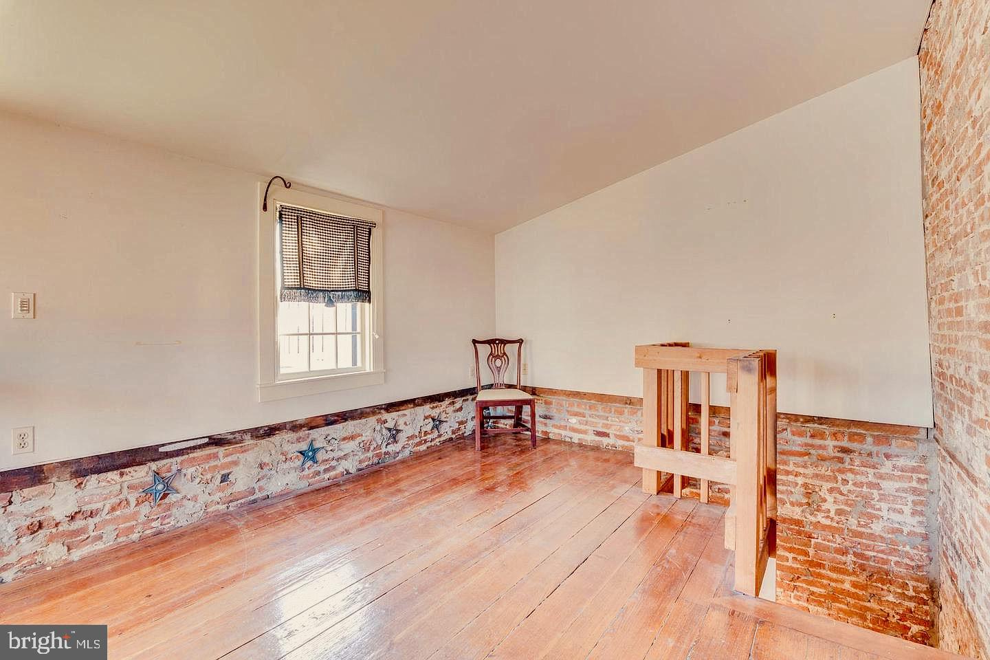 HISTORIC DISTRICT - Residential Lease