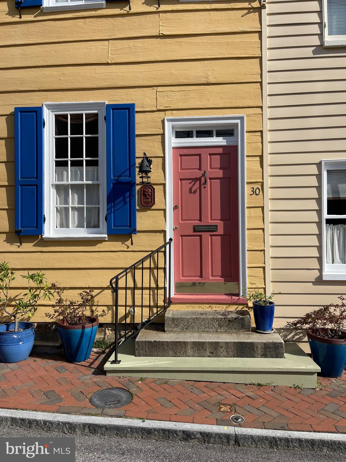 HISTORIC DISTRICT - Residential Lease