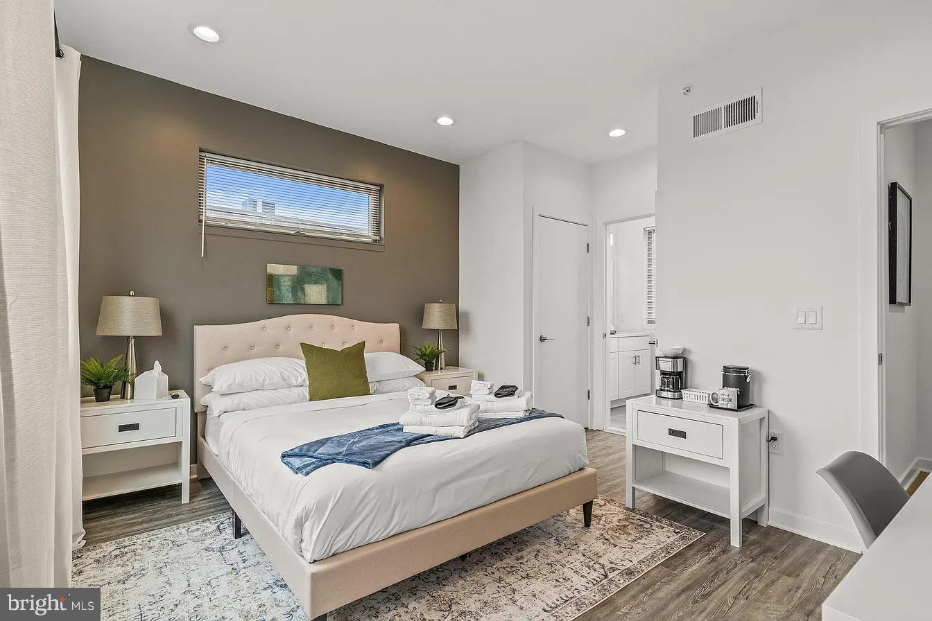 PHILADELPHIA - Residential