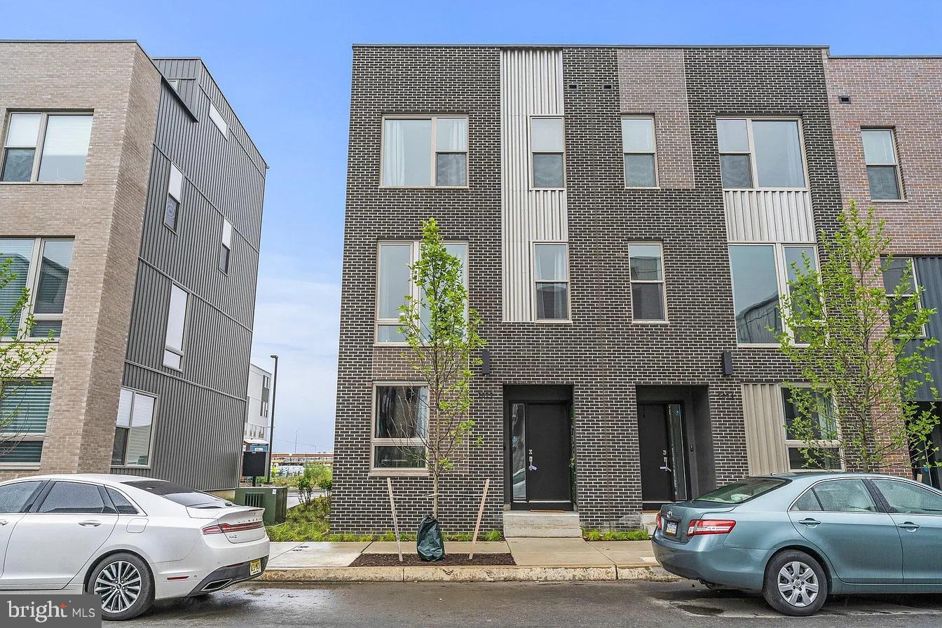 PHILADELPHIA - Residential