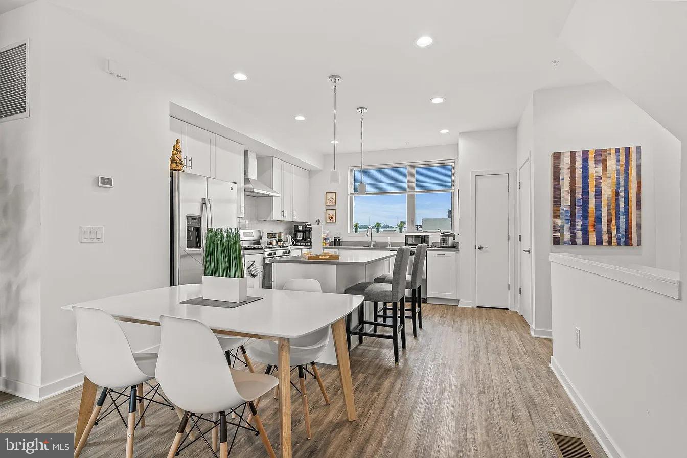 PHILADELPHIA - Residential