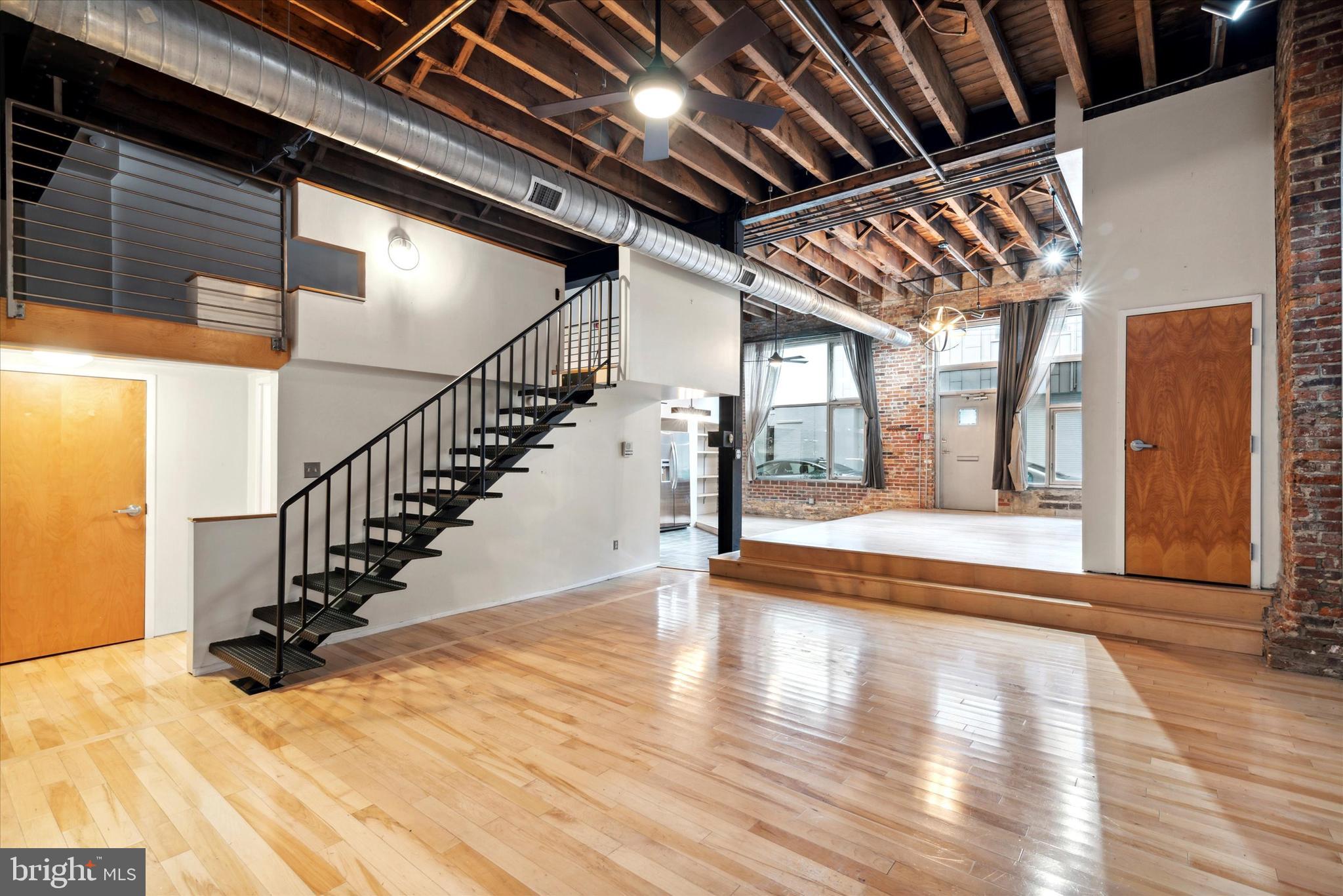 LOFT DISTRICT - Residential Lease