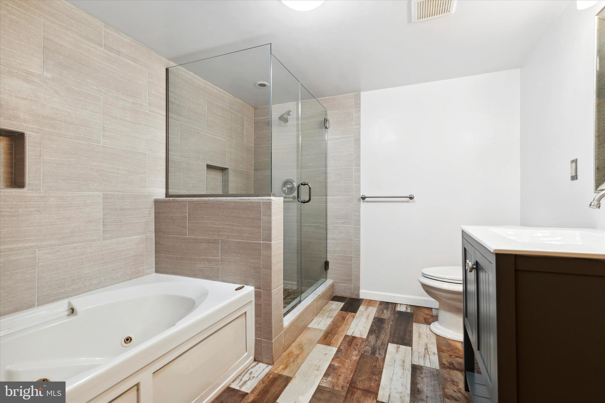 LOFT DISTRICT - Residential Lease