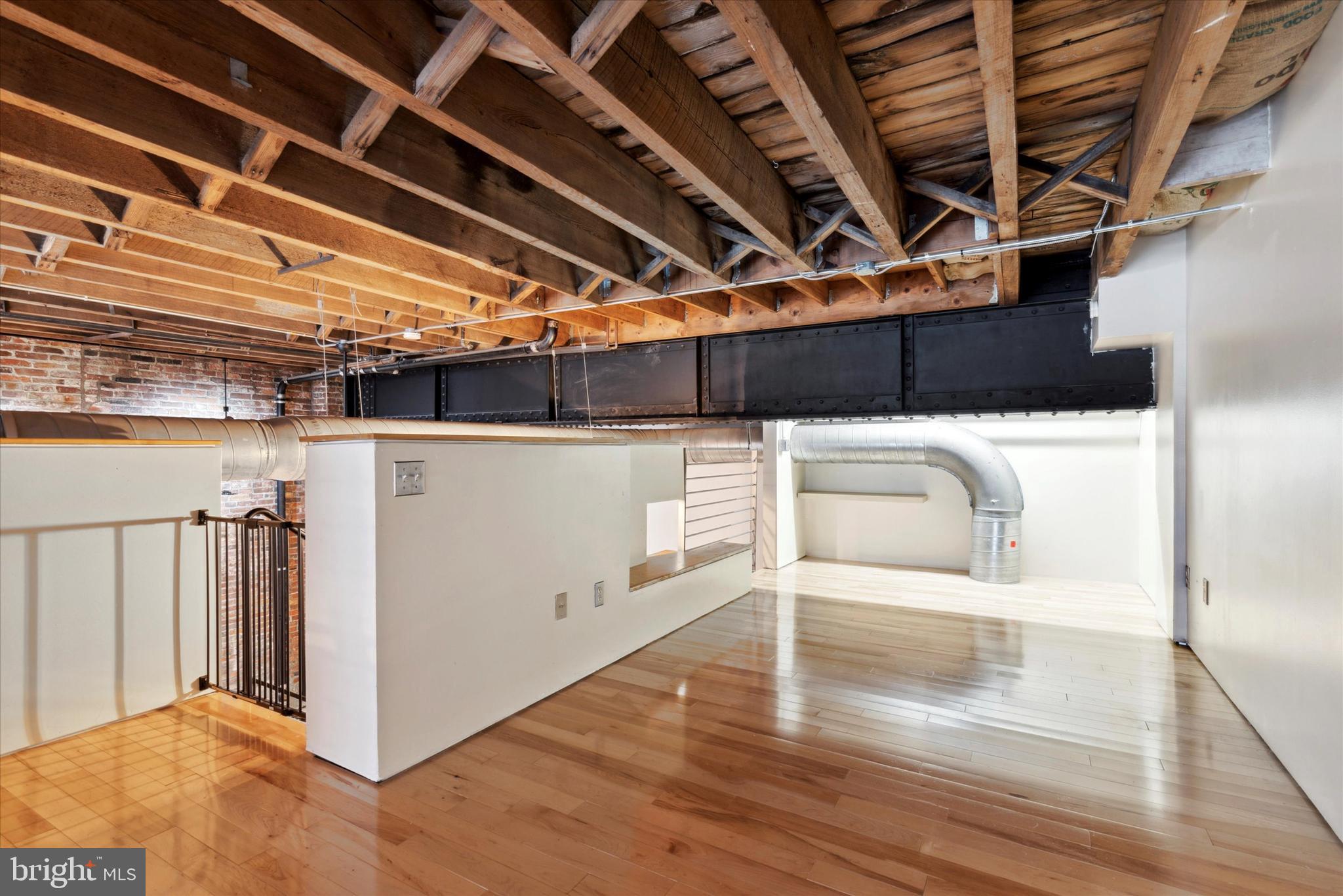 LOFT DISTRICT - Residential Lease