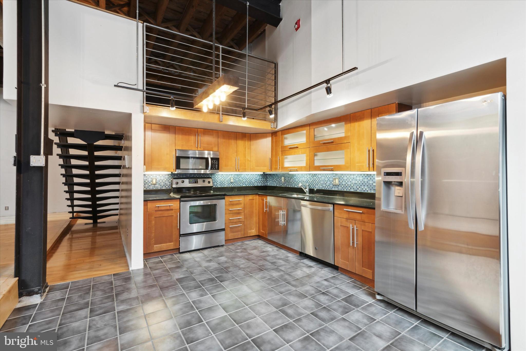 LOFT DISTRICT - Residential Lease