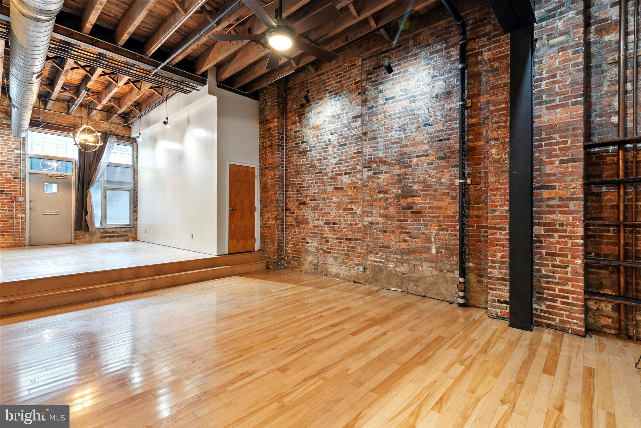LOFT DISTRICT - Residential Lease