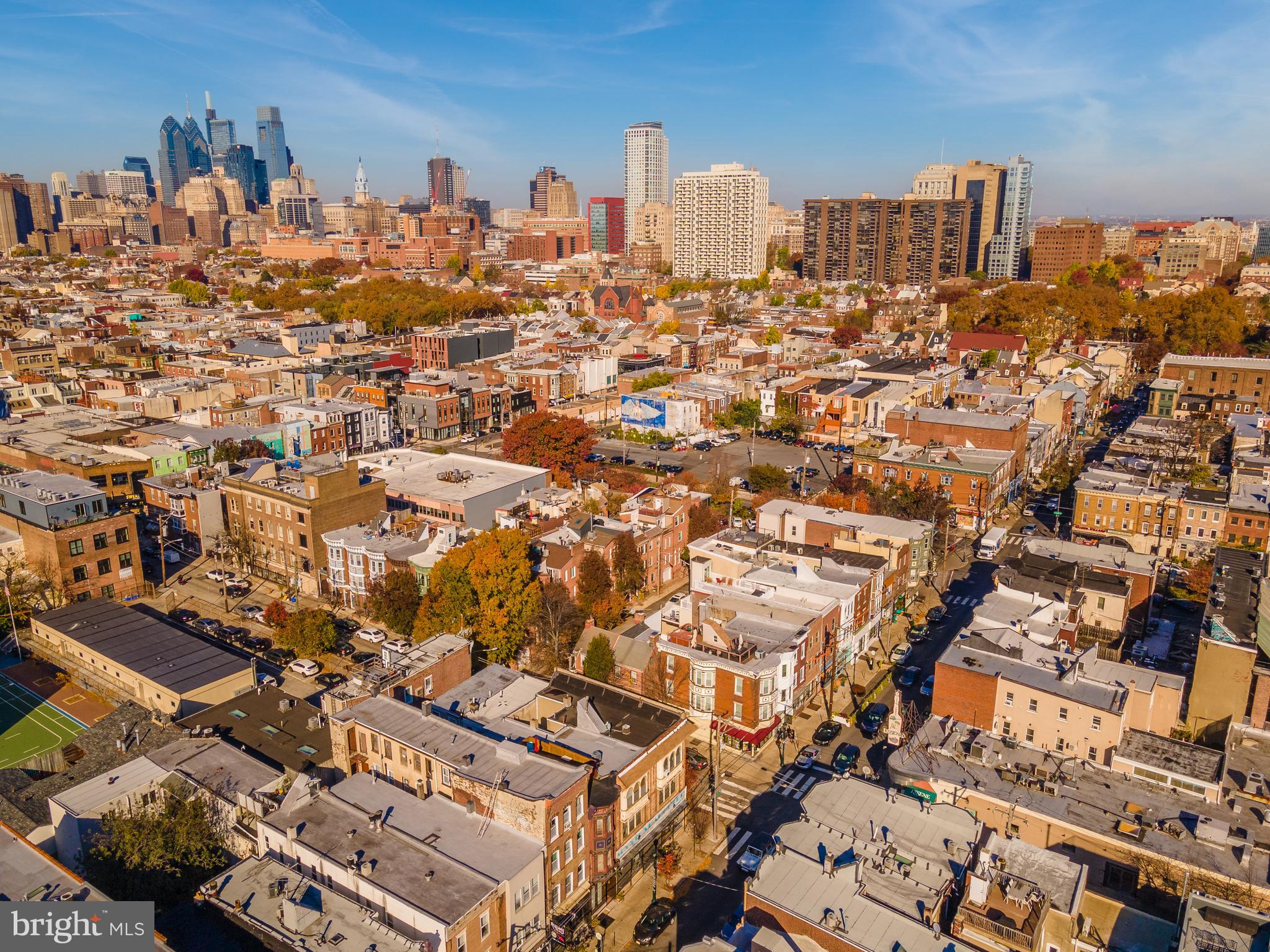 QUEEN VILLAGE - Commercial Sale