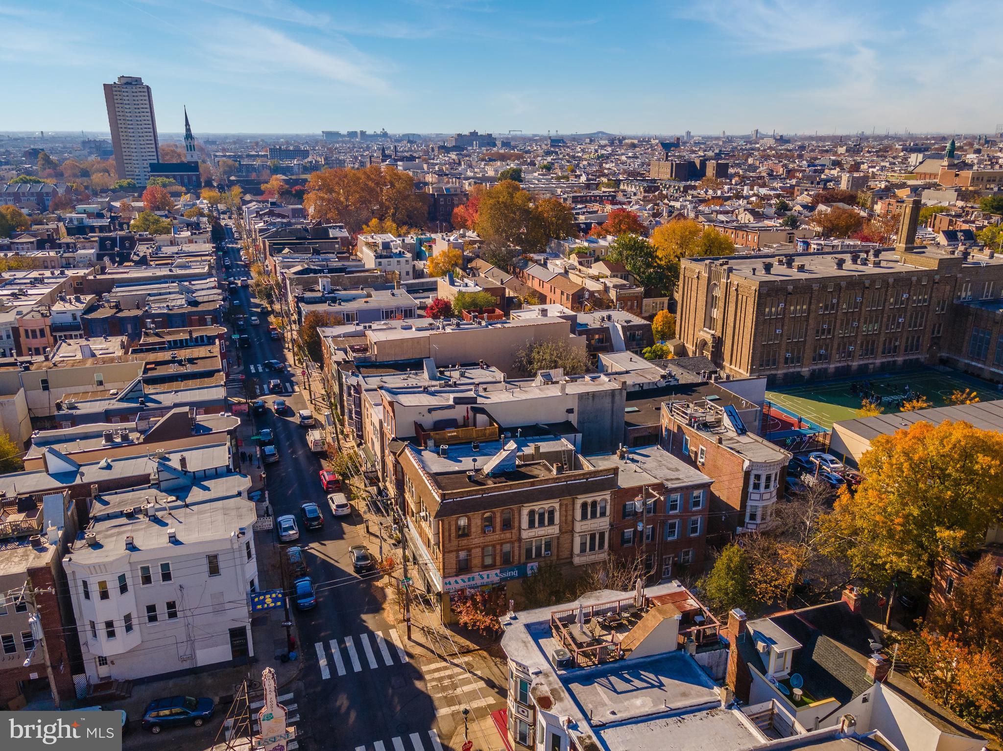 QUEEN VILLAGE - Commercial Sale