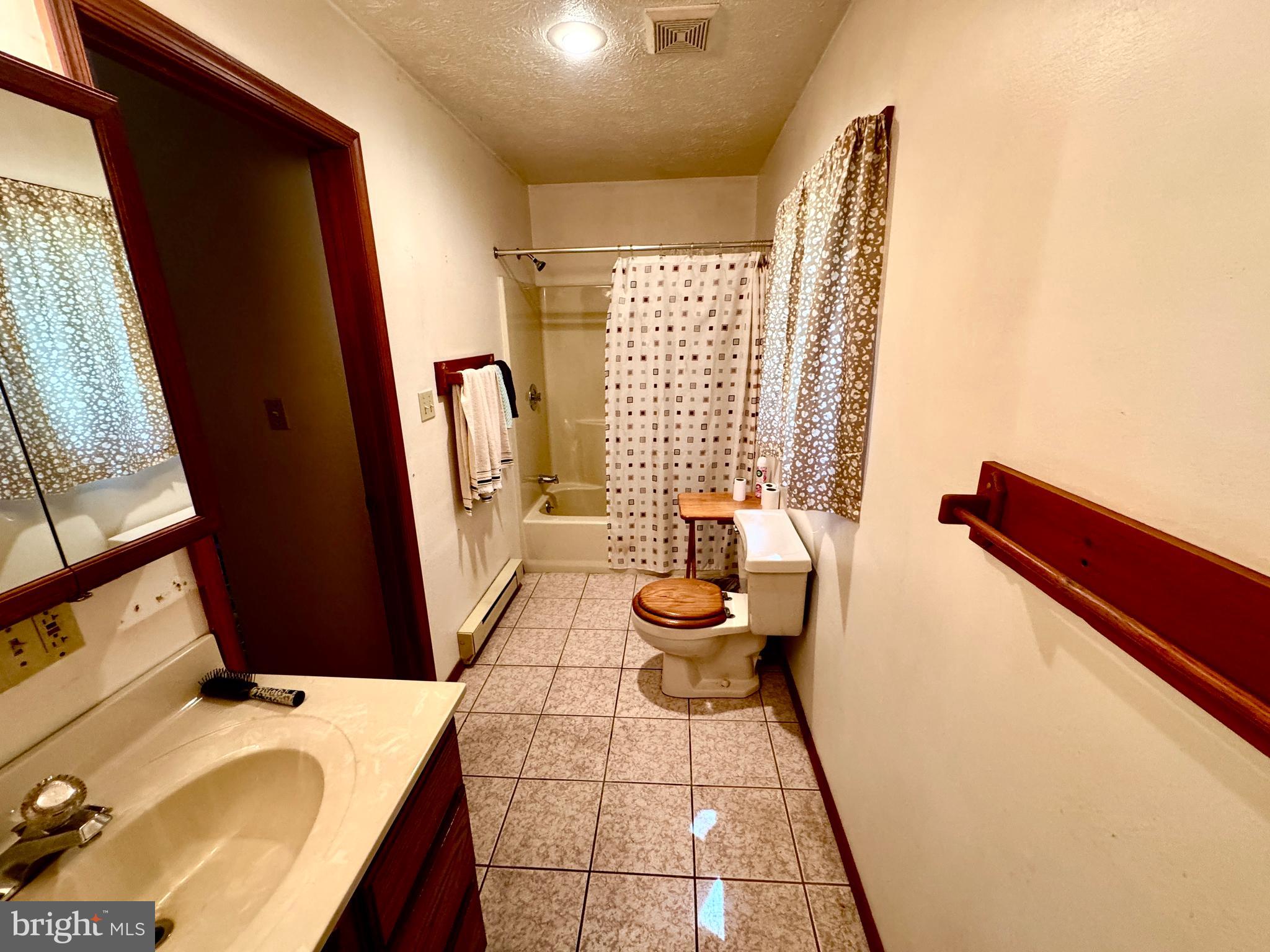 HOLIDAY POCONO - Residential