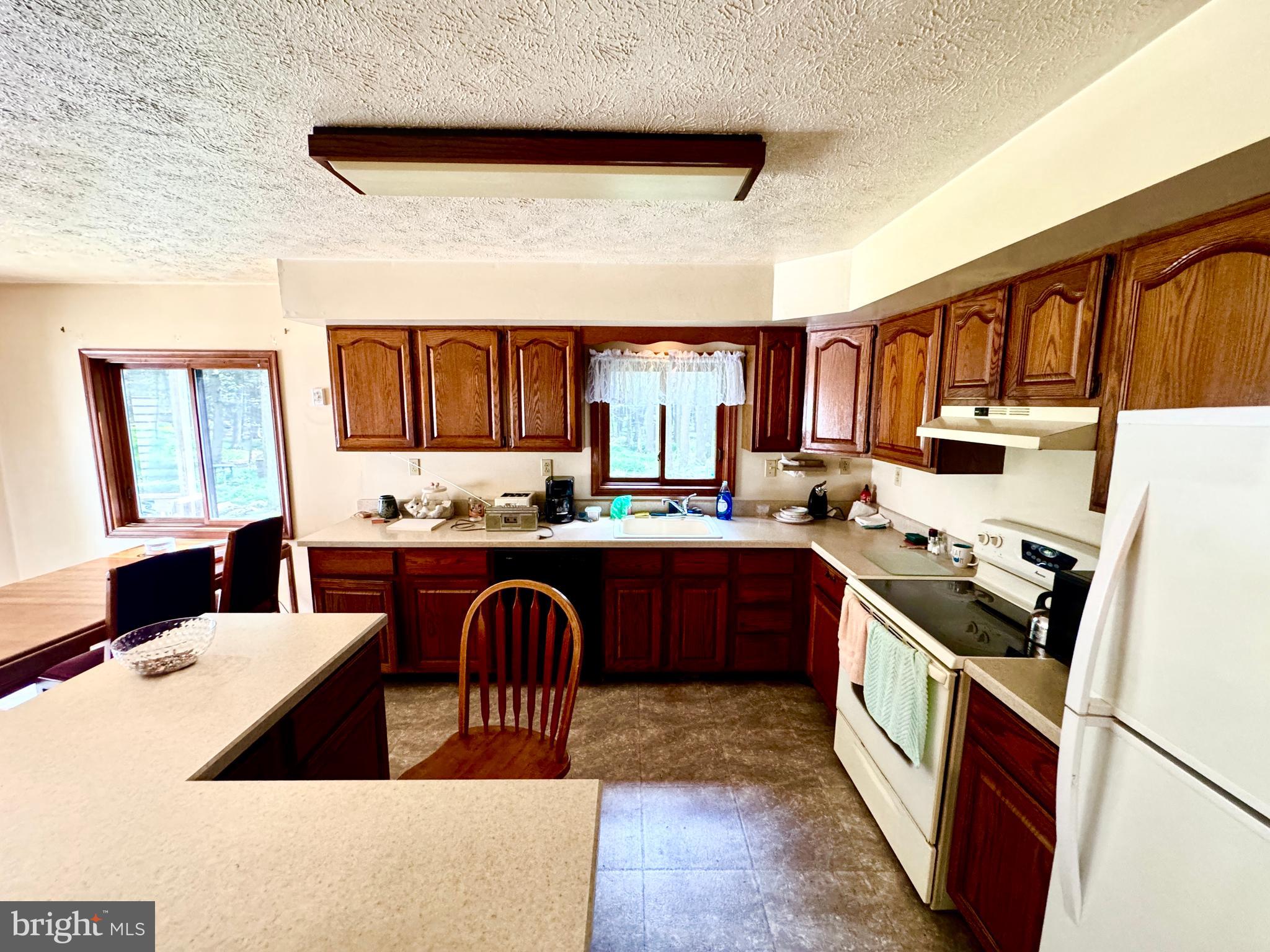 HOLIDAY POCONO - Residential