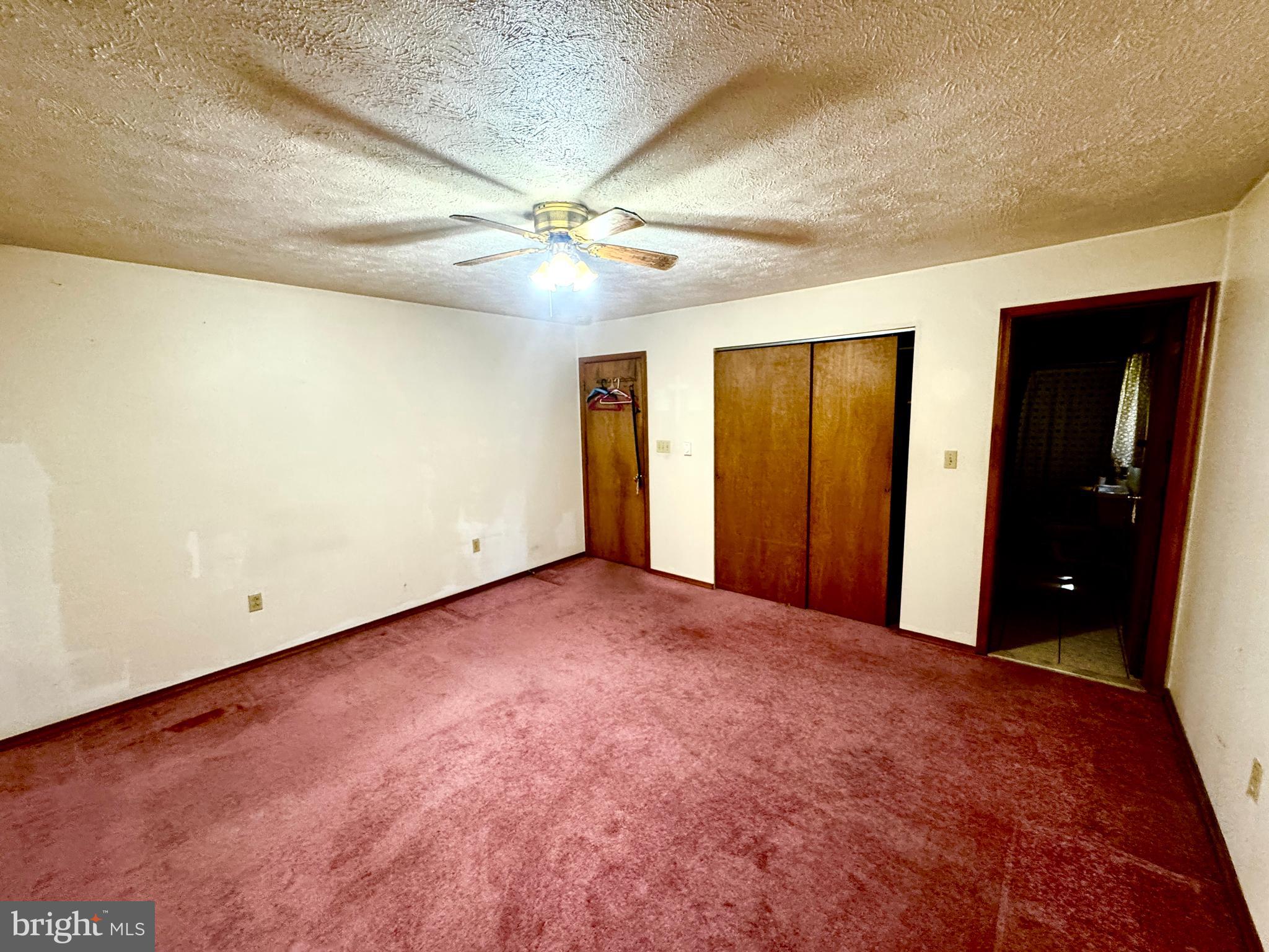 HOLIDAY POCONO - Residential