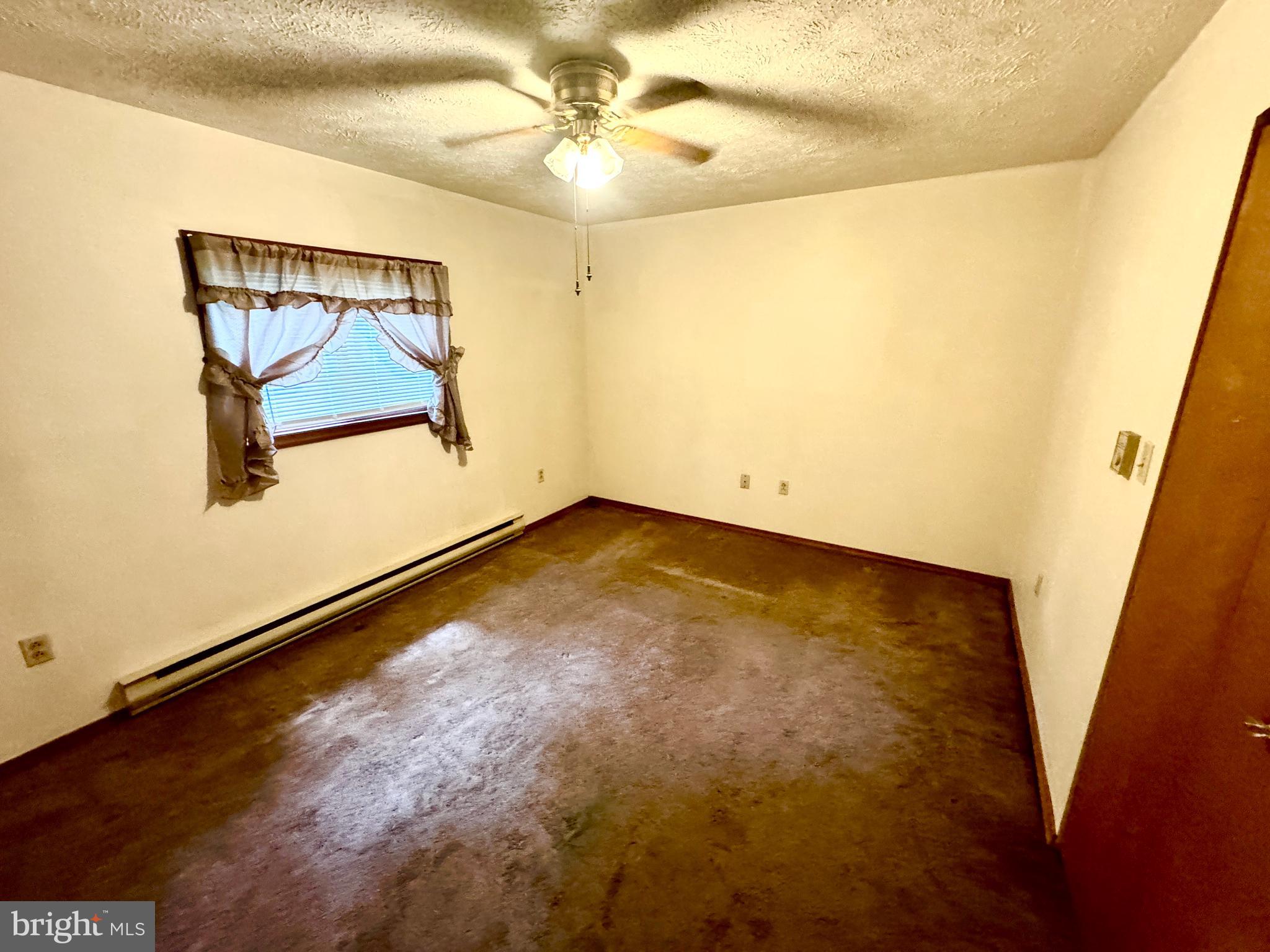 HOLIDAY POCONO - Residential