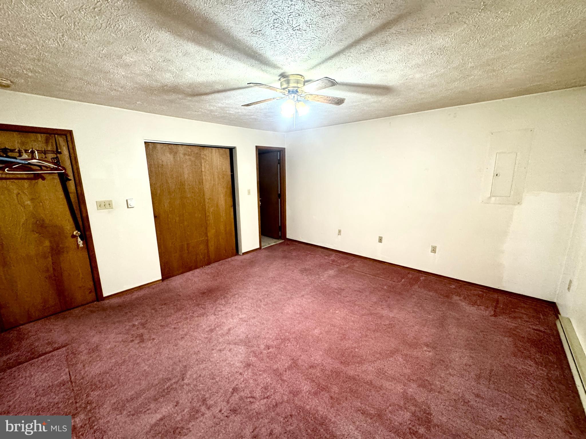 HOLIDAY POCONO - Residential