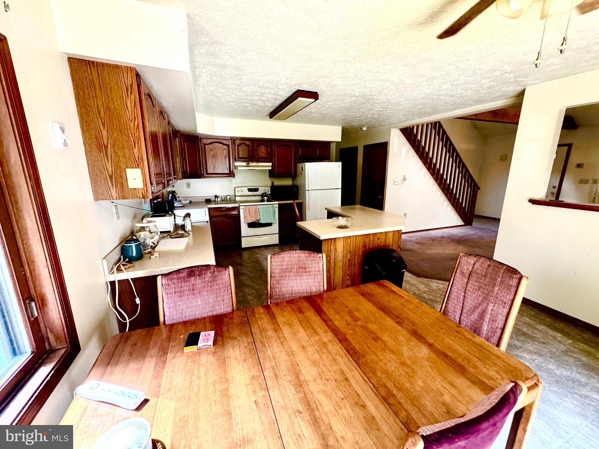 HOLIDAY POCONO - Residential