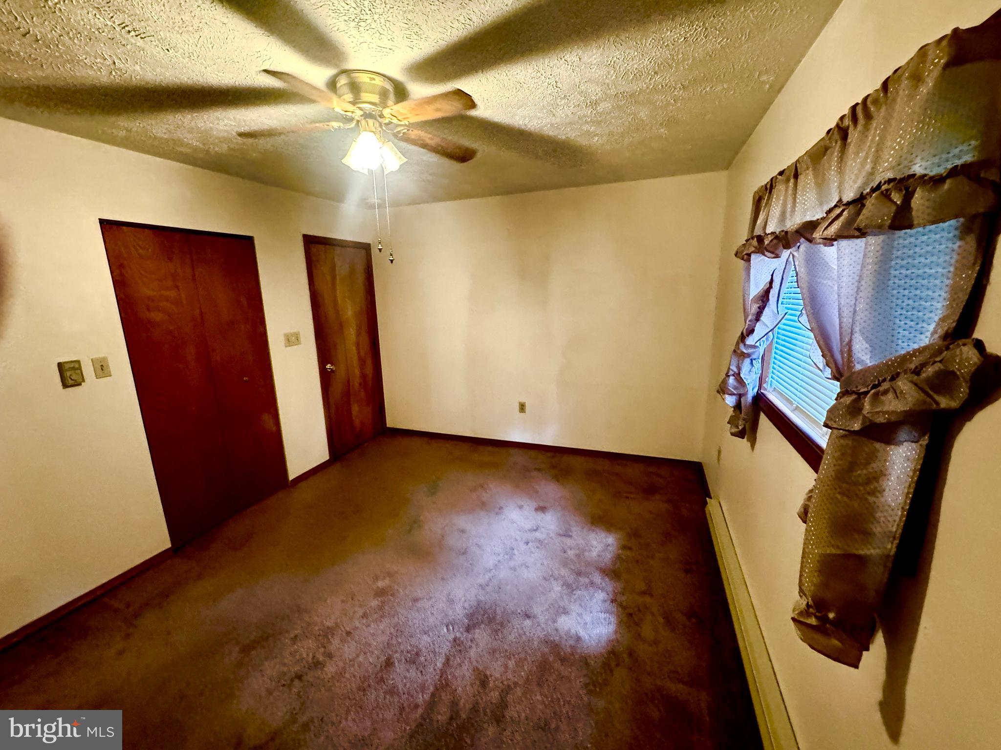 HOLIDAY POCONO - Residential