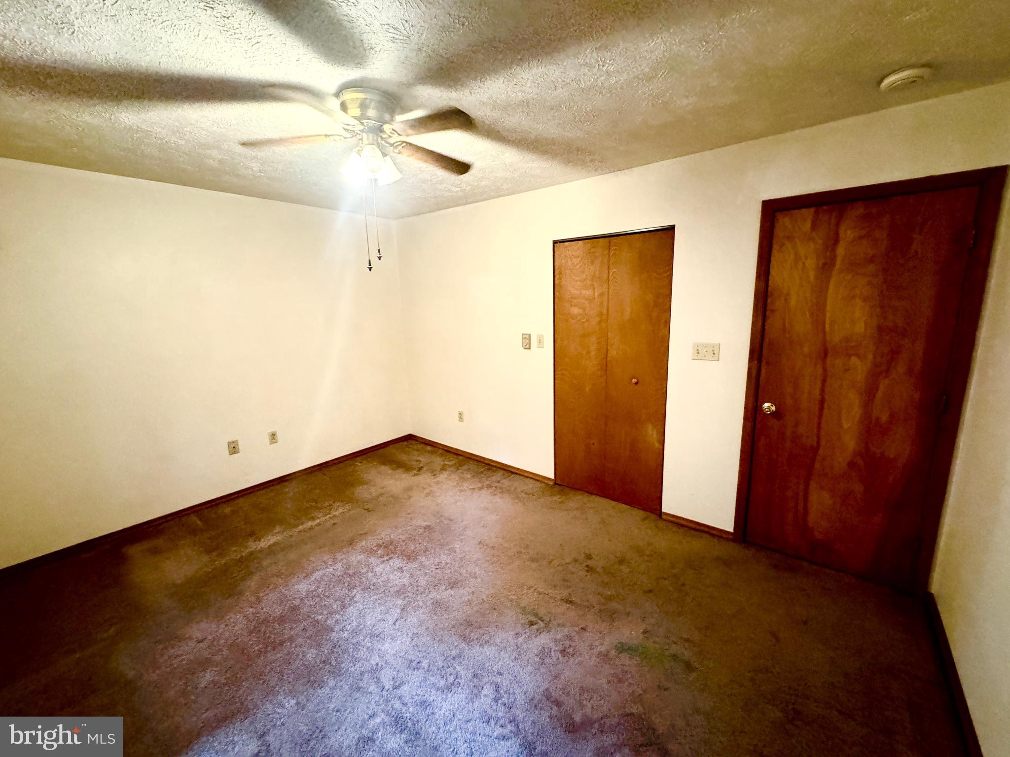 HOLIDAY POCONO - Residential