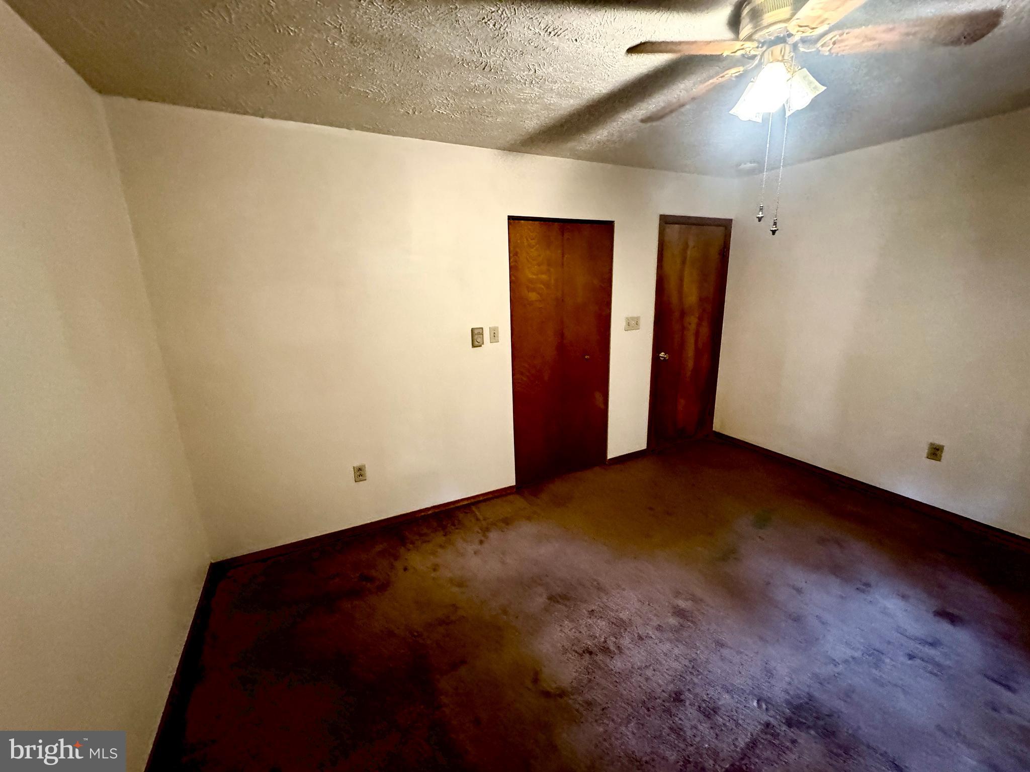 HOLIDAY POCONO - Residential