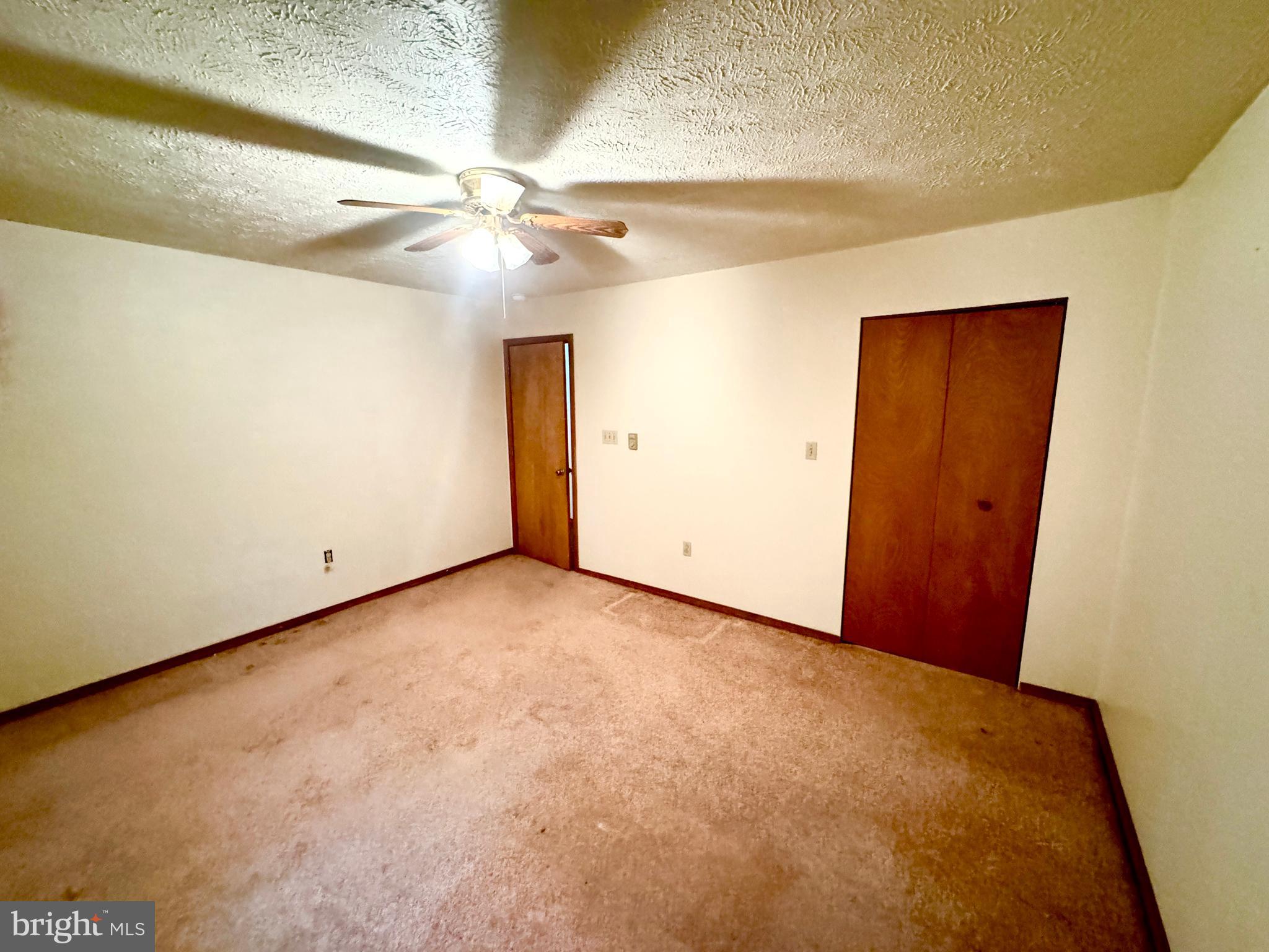 HOLIDAY POCONO - Residential