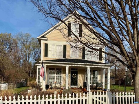 5518 HILL TOP ST CROZET VA 22932