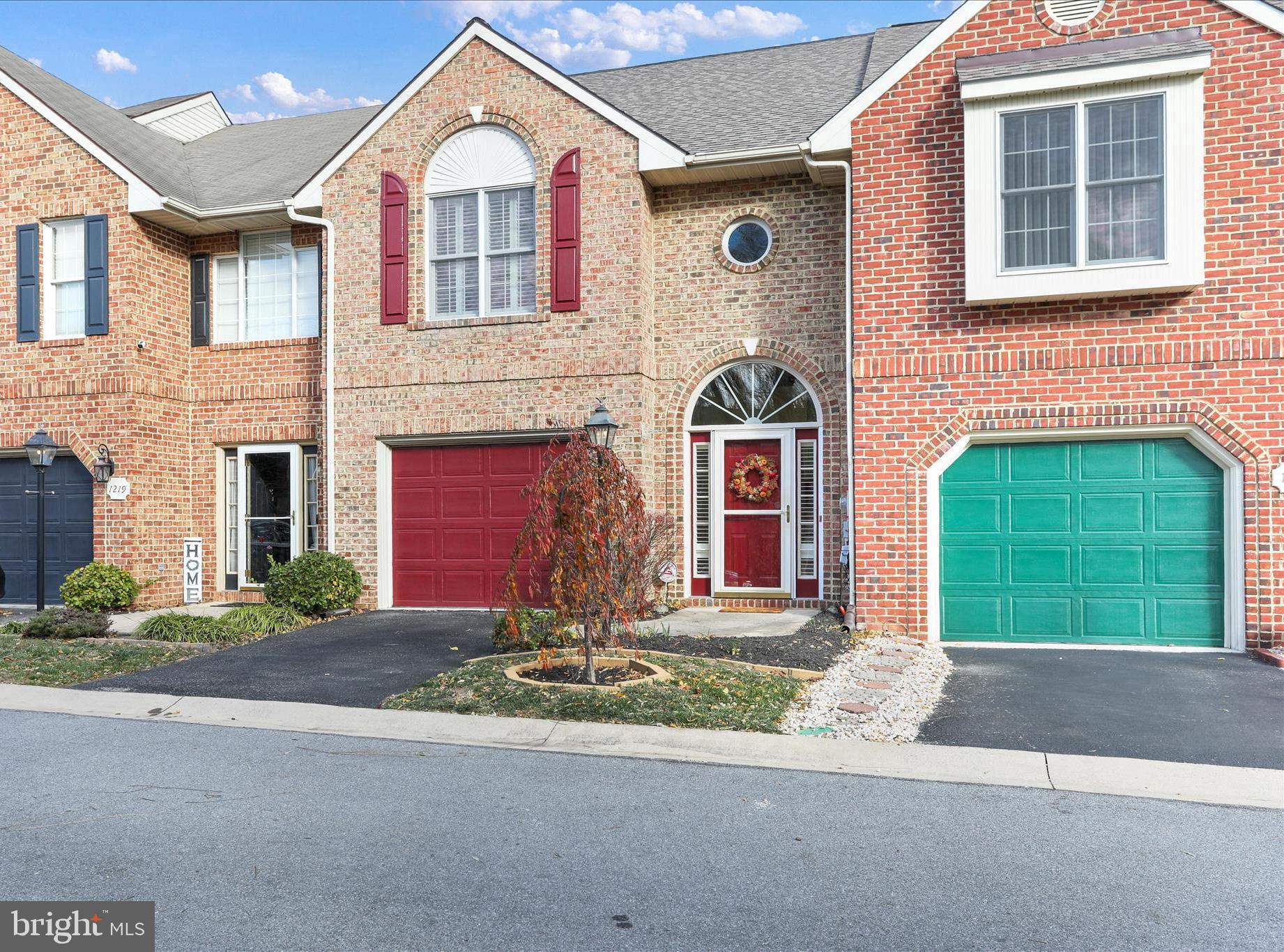 NORTH GATE TOWNE HOMES - Residential