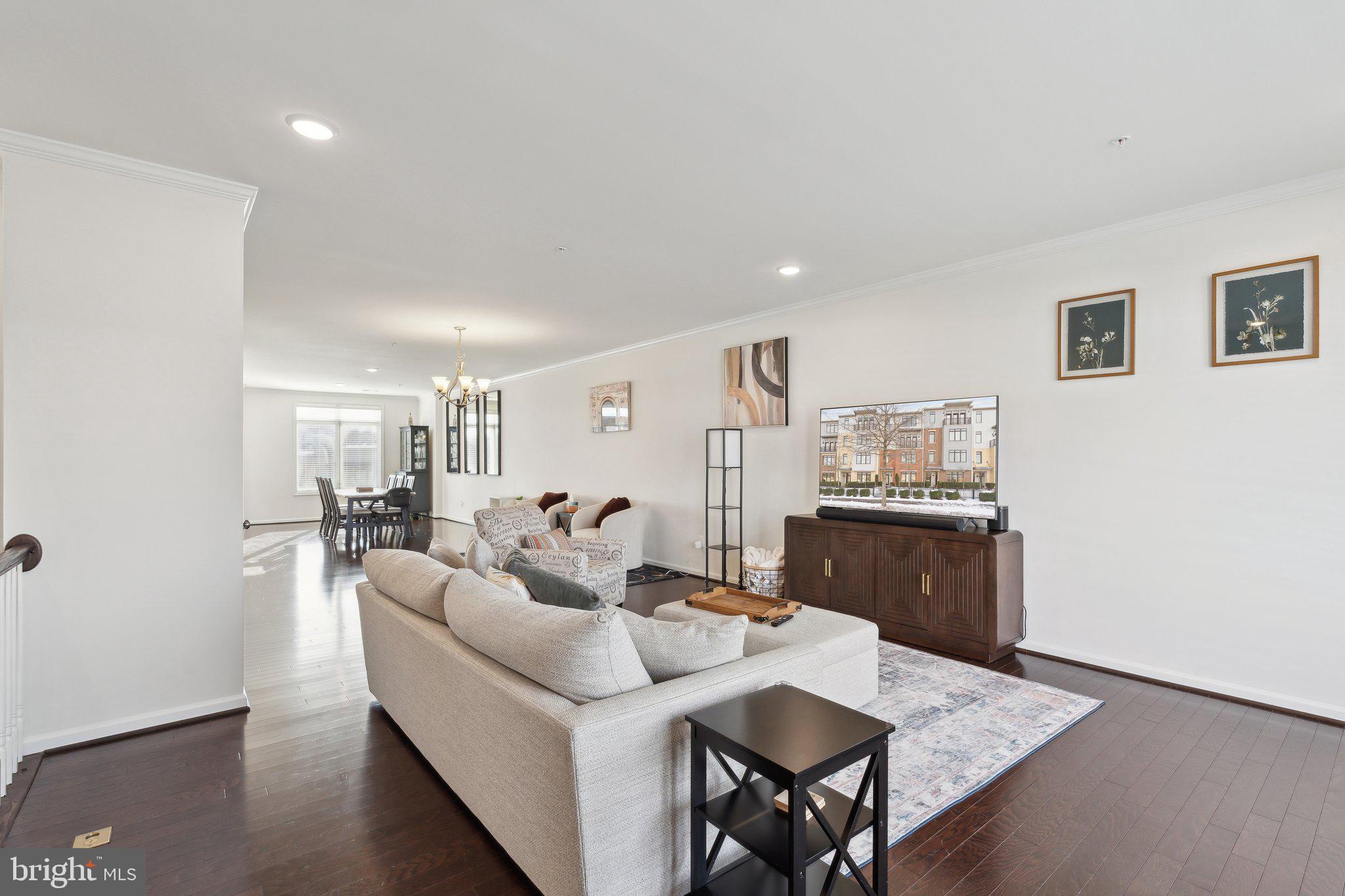 LOFTS AT VILLAGE WALK - Residential Lease