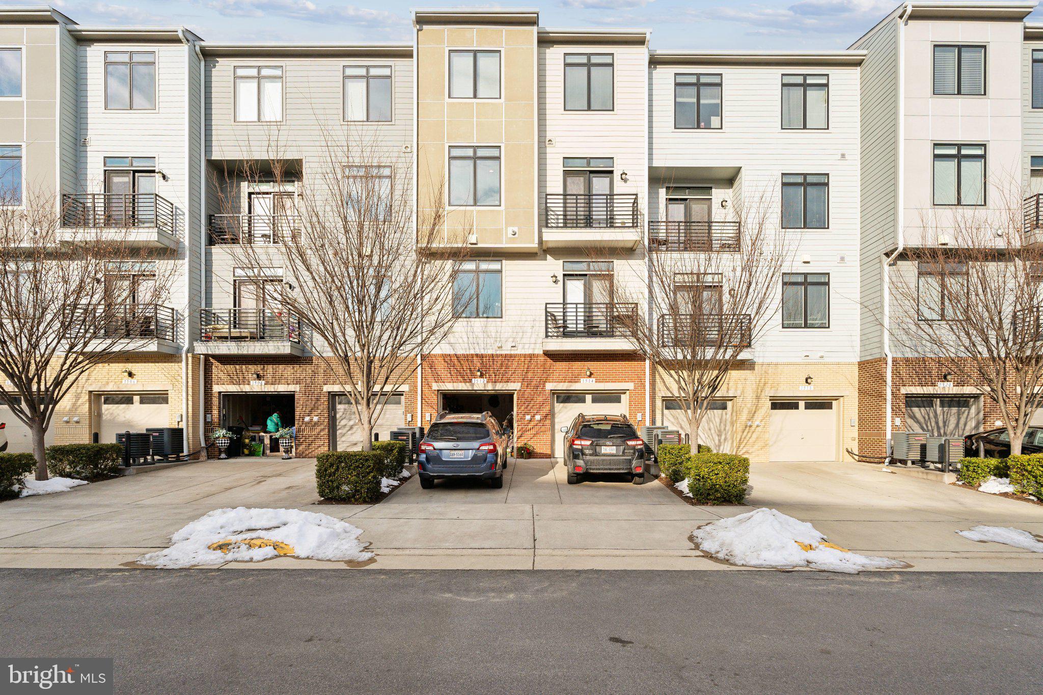 LOFTS AT VILLAGE WALK - Residential Lease