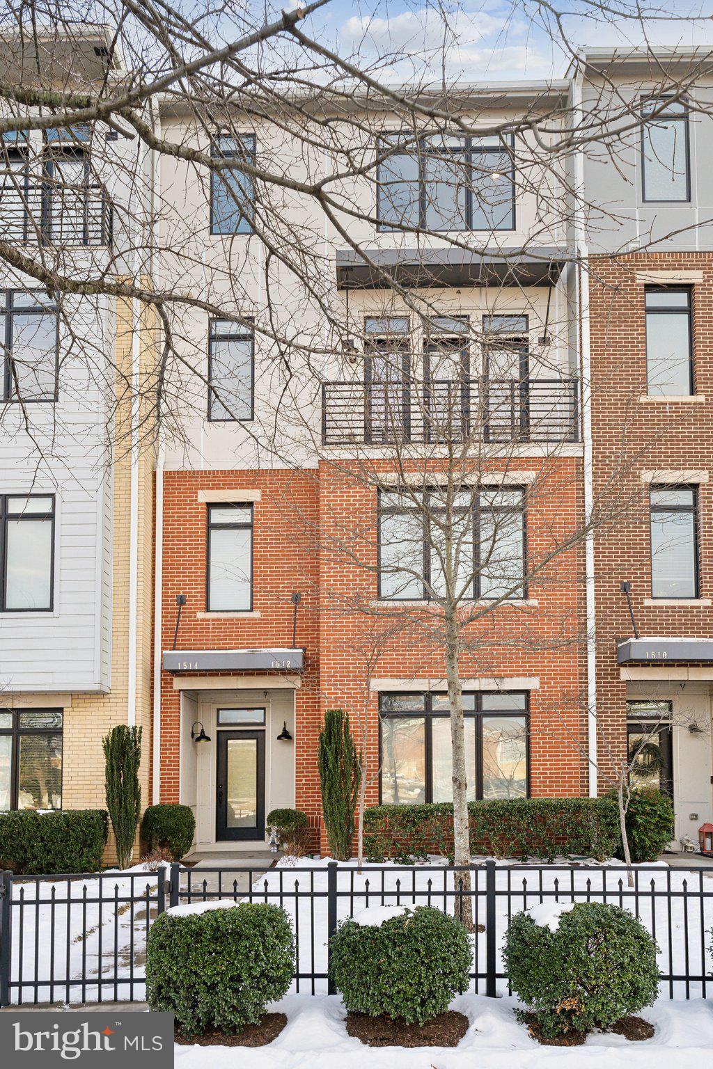 LOFTS AT VILLAGE WALK - Residential Lease