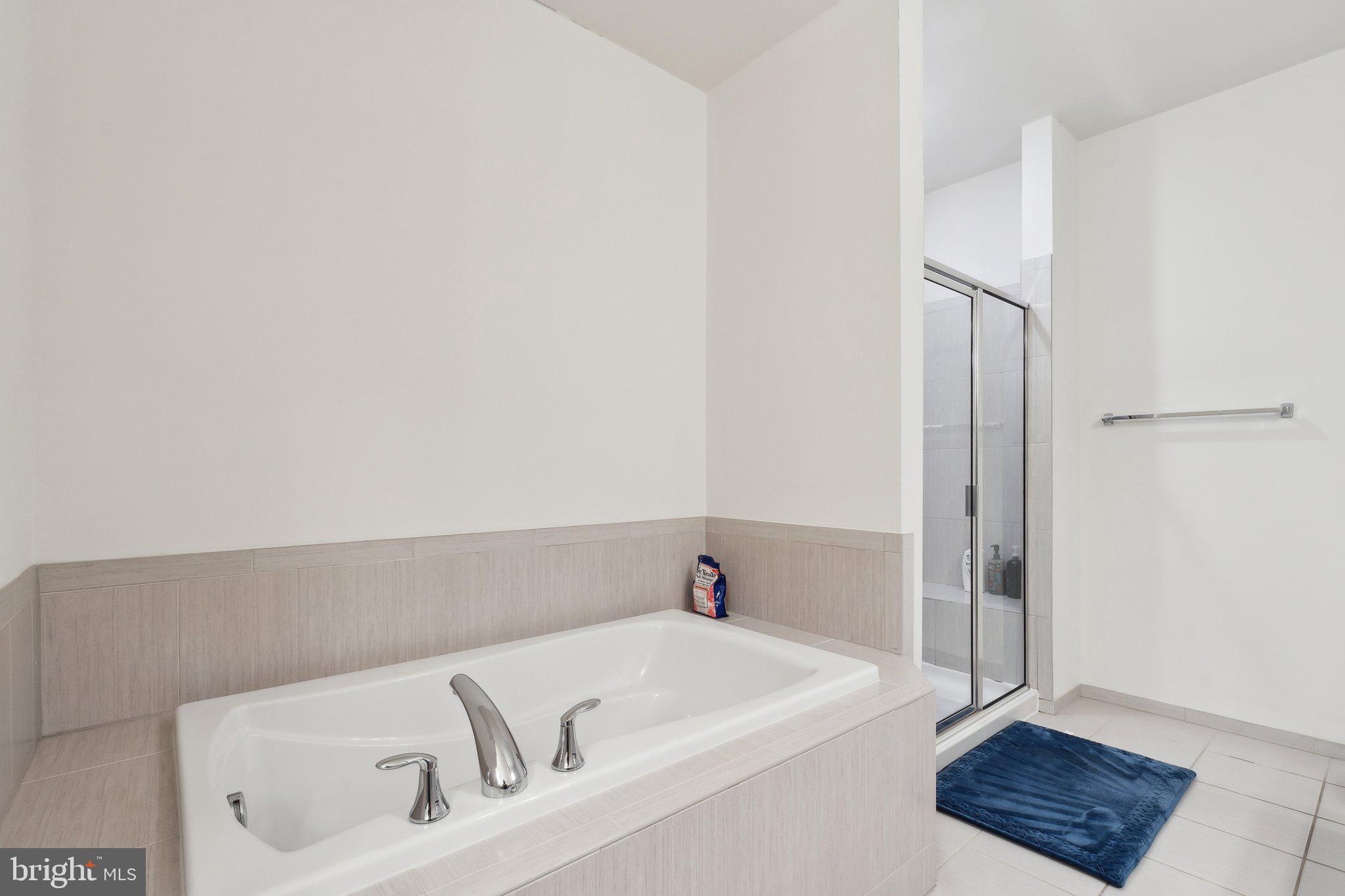 LOFTS AT VILLAGE WALK - Residential Lease