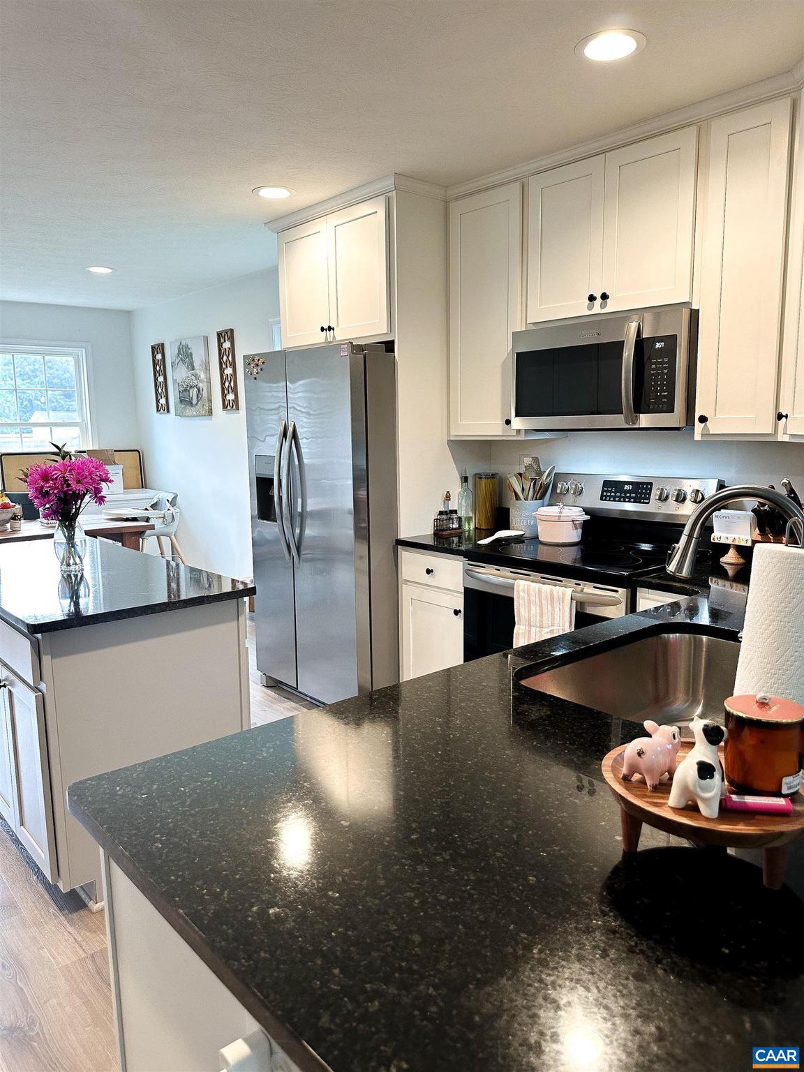 GROTTOES - Residential