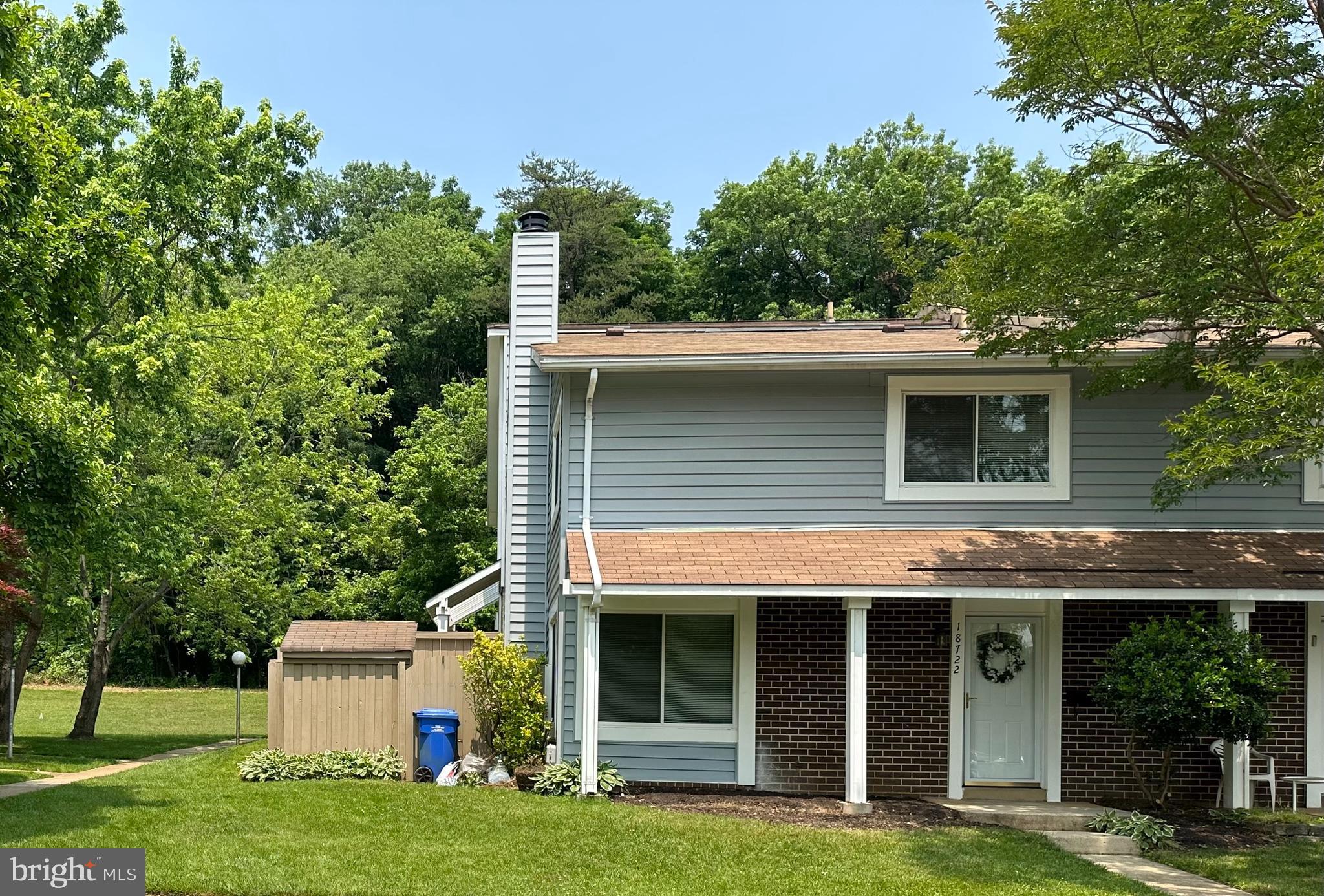 Ready to move in! Two Level Back to Back Town Home conveniently located off Great Seneca Highway. Granite counter tops. All new painting, new flooring on second floor and stairs. Exellent conditions.
GCAAR Rental application form works!
All of appicant's credit score 700 or above is required!
2 latest pay stubs is required!