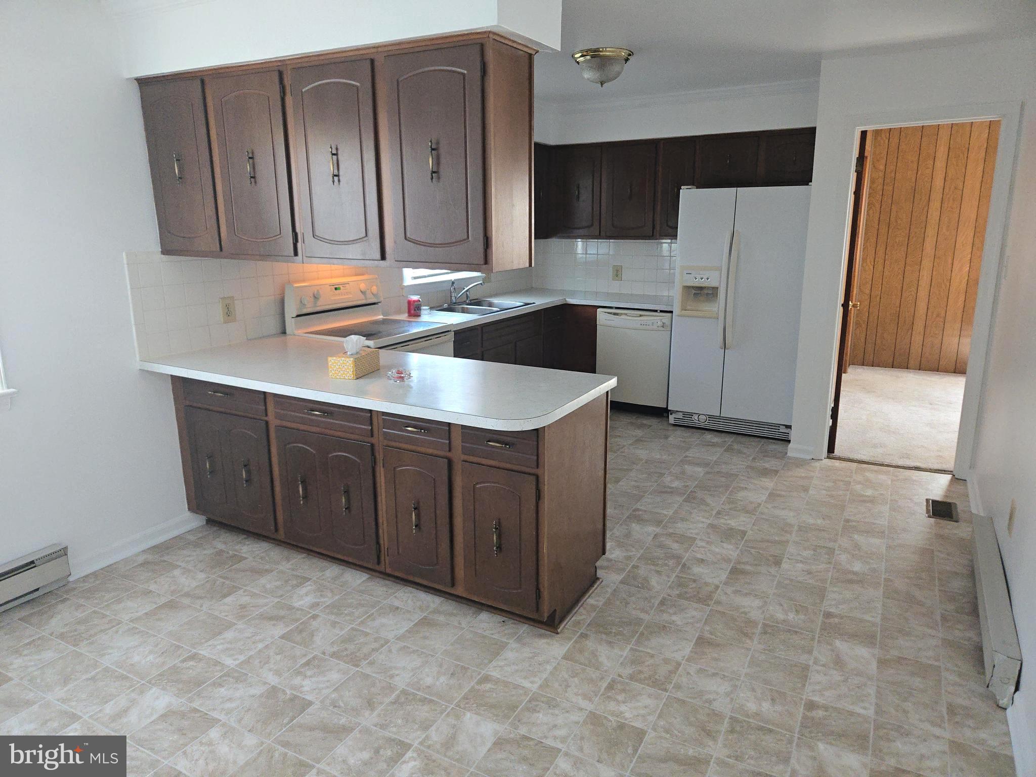 415 BEAGLIN PARK DRIVE