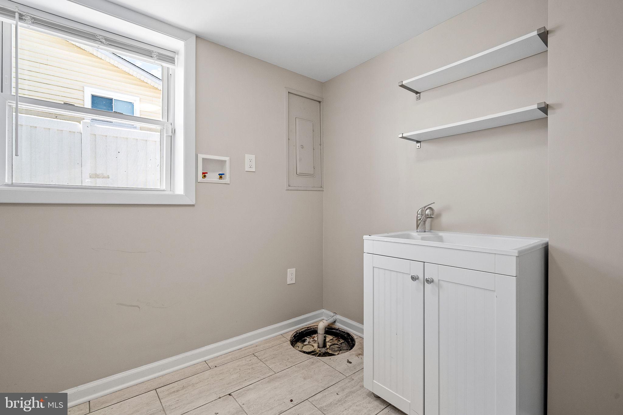 BREA MAR MANOR - Residential