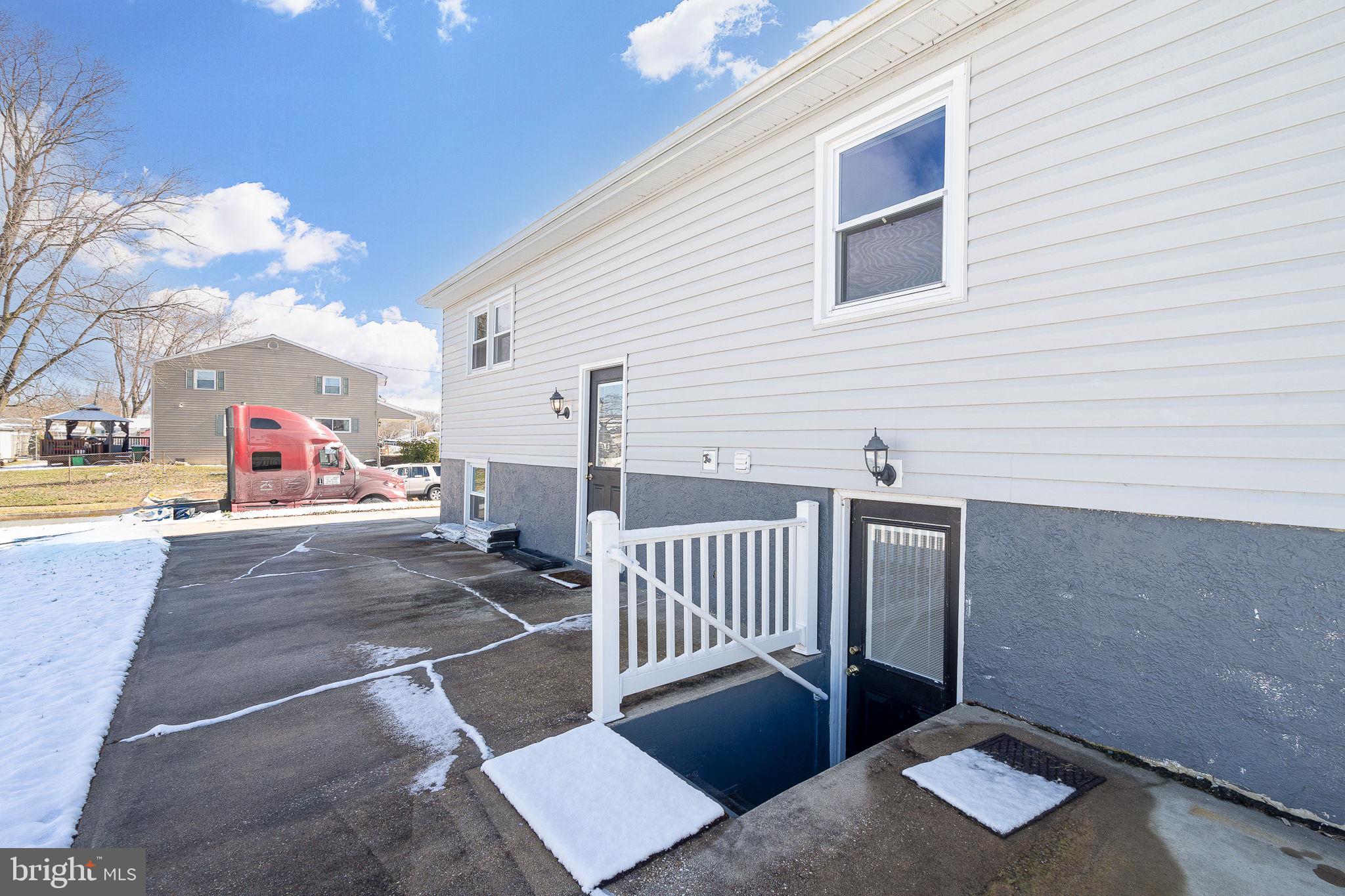 BREA MAR MANOR - Residential