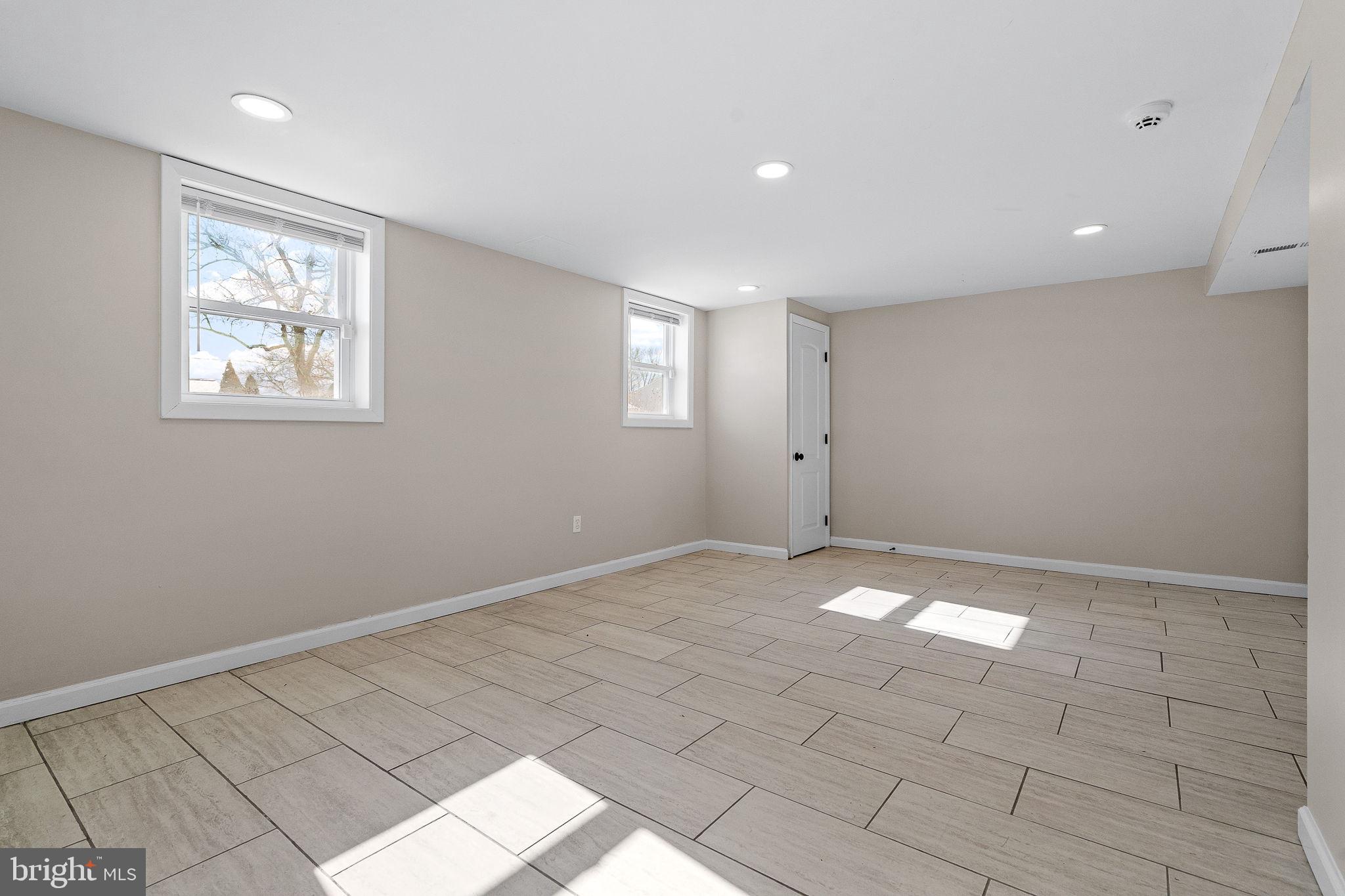 BREA MAR MANOR - Residential