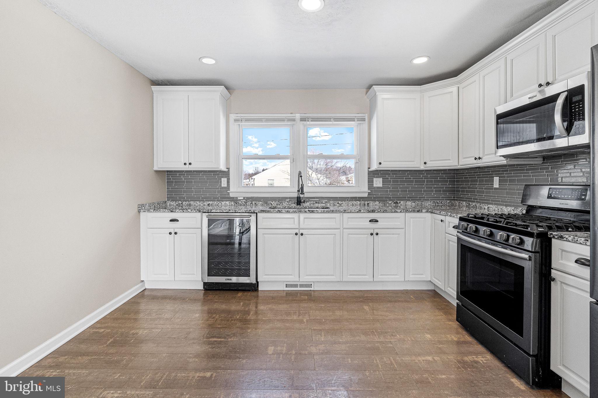 BREA MAR MANOR - Residential