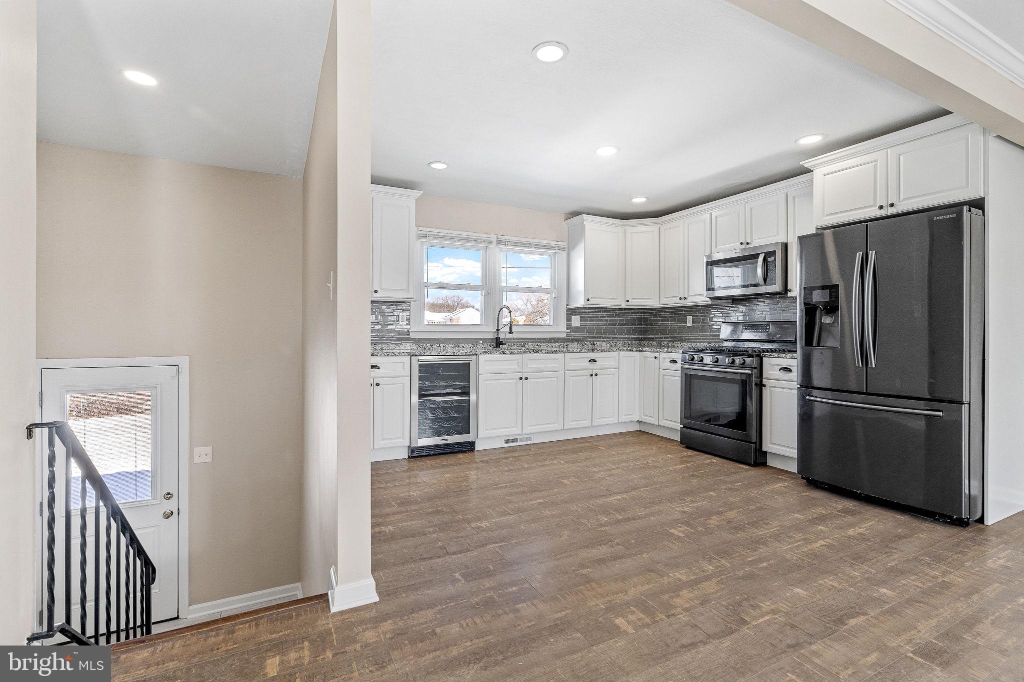 BREA MAR MANOR - Residential