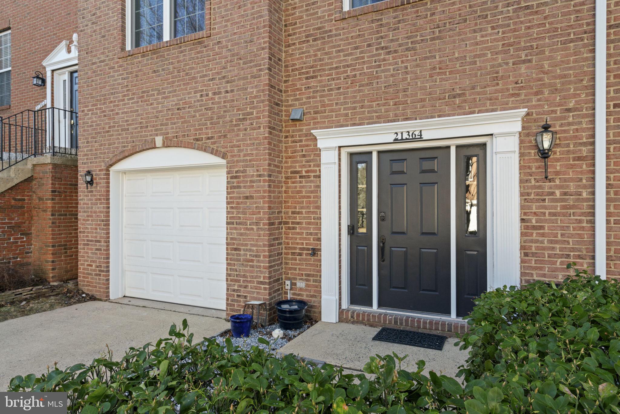 FARMWELL HUNT - Residential