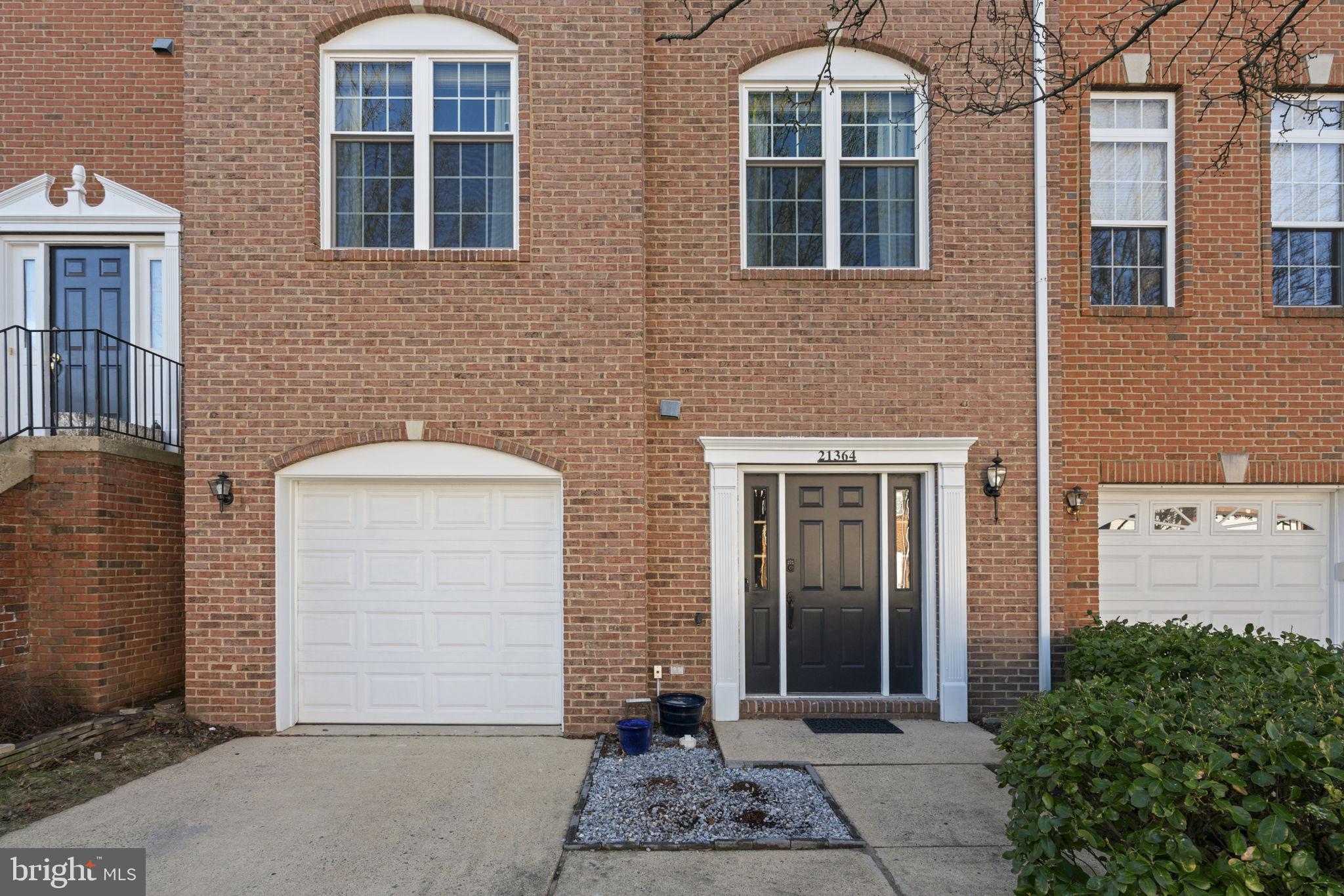 FARMWELL HUNT - Residential