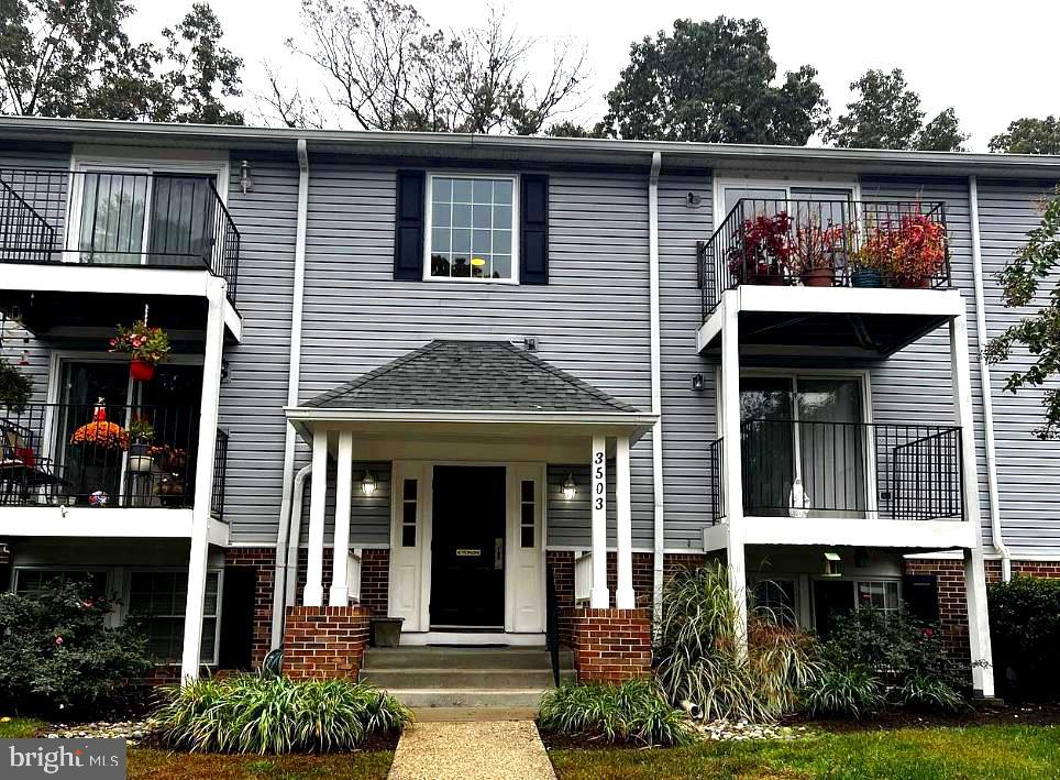 CHESTERFIELD GARDEN CONDOMINIUM - Residential Lease