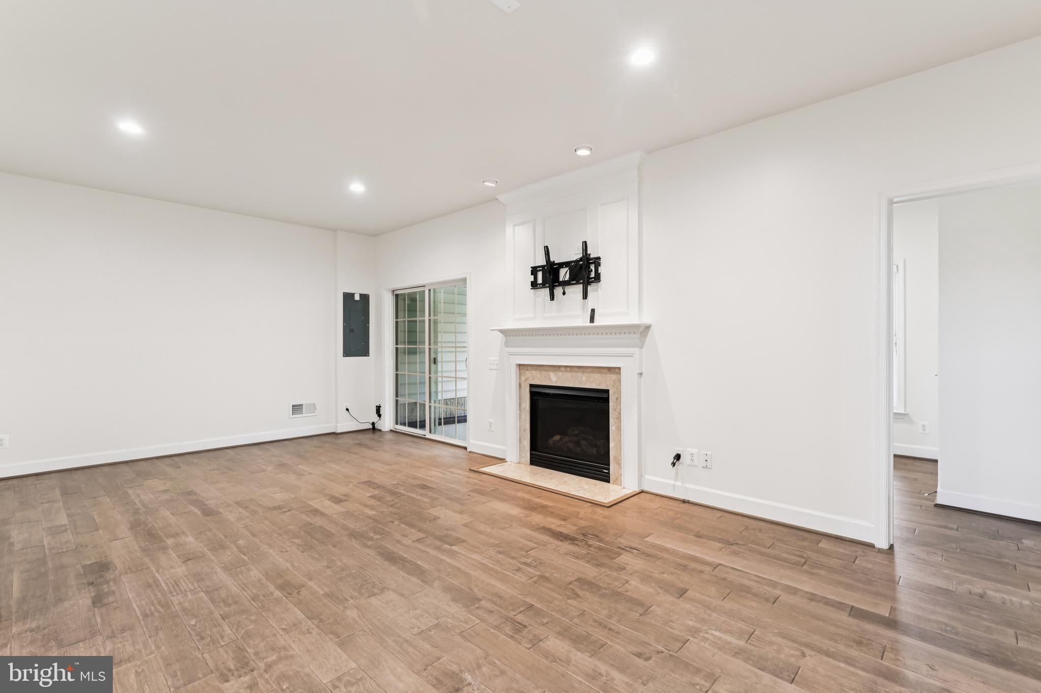 POTOMAC CLUB - Residential Lease