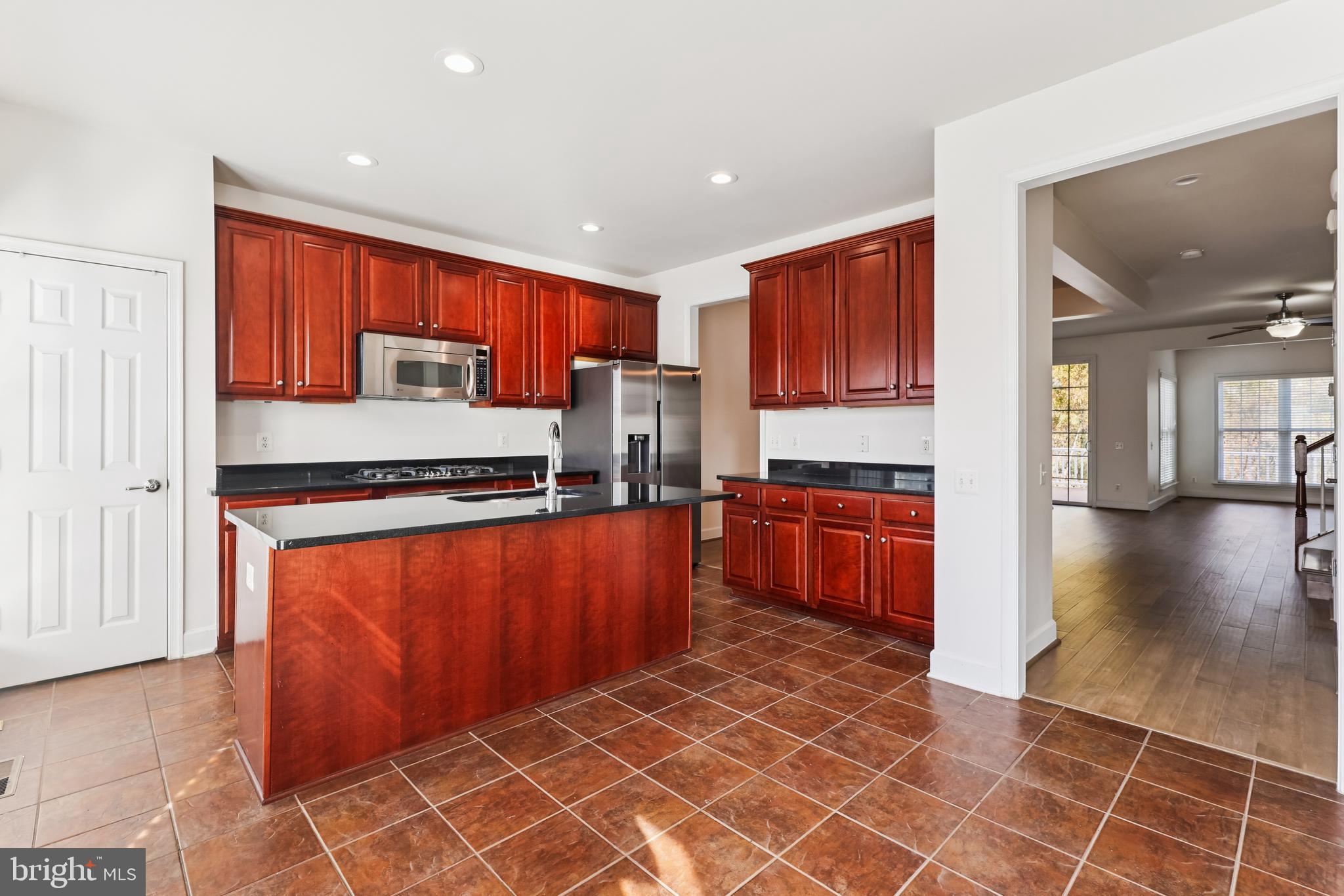 POTOMAC CLUB - Residential Lease