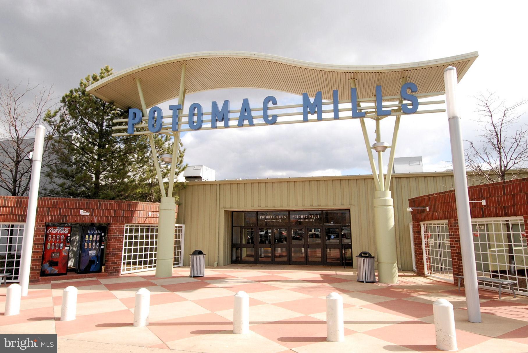 POTOMAC CLUB - Residential Lease