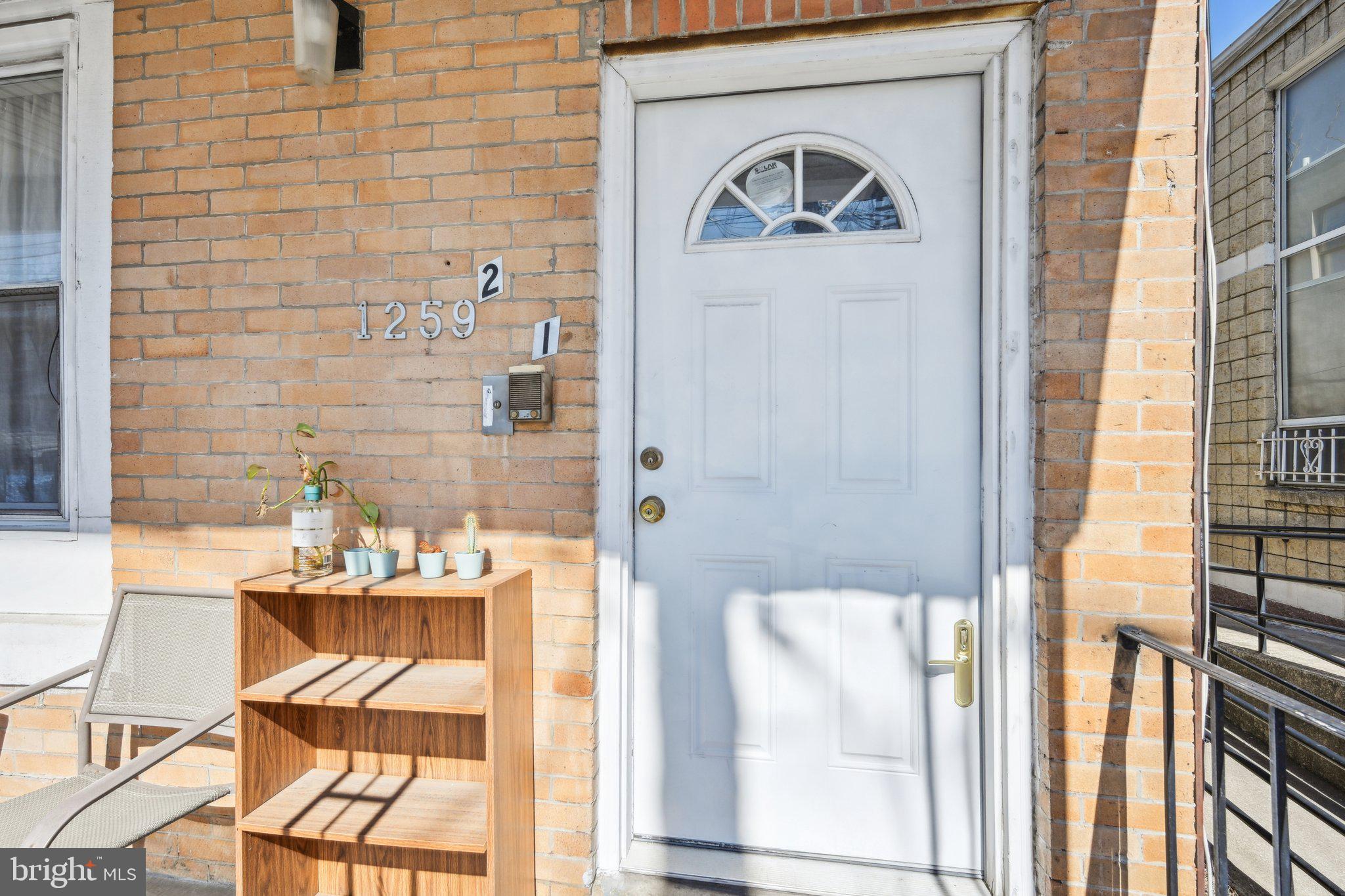 UNIVERSITY CITY - Residential Lease