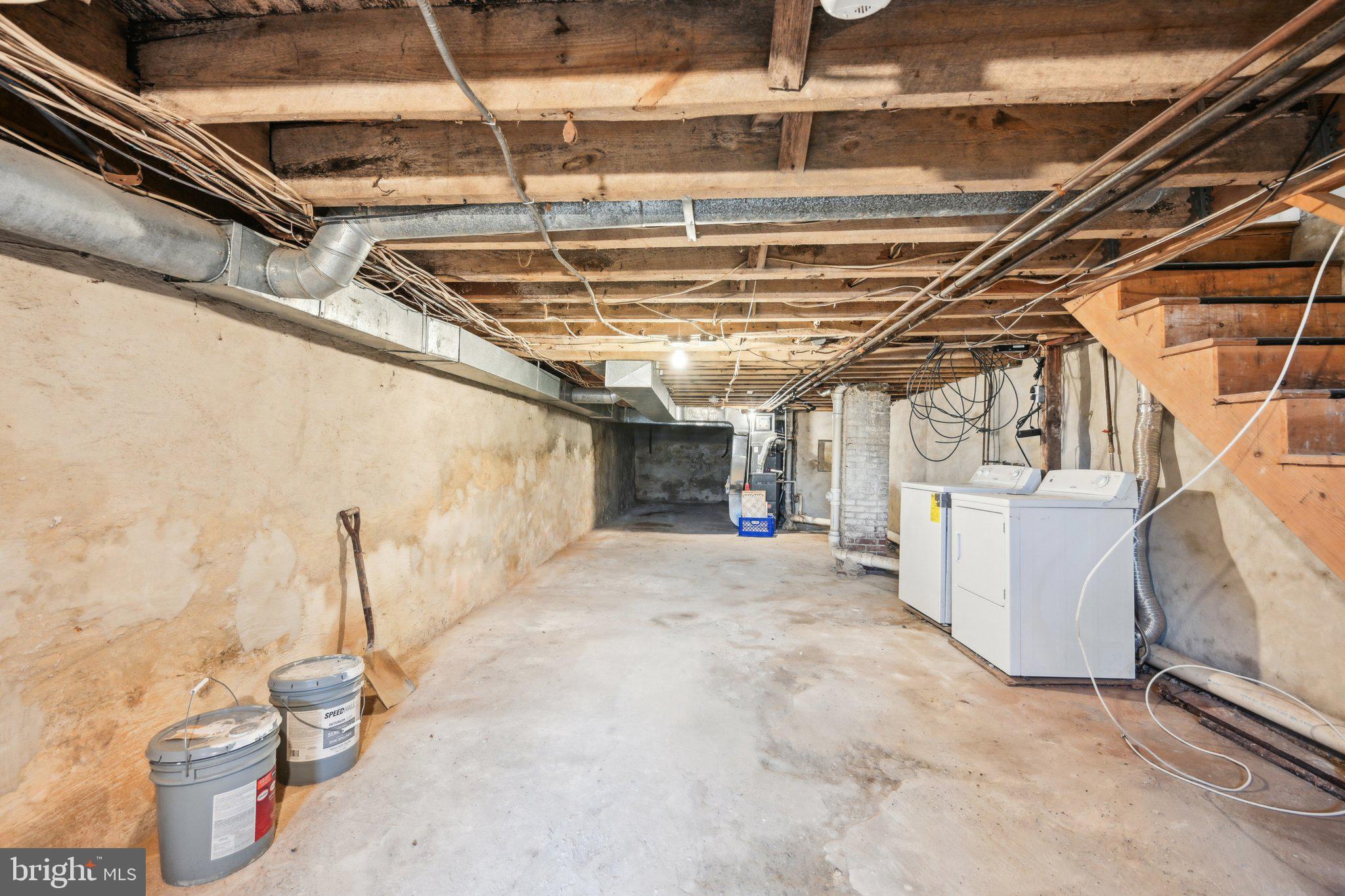 UNIVERSITY CITY - Residential Lease