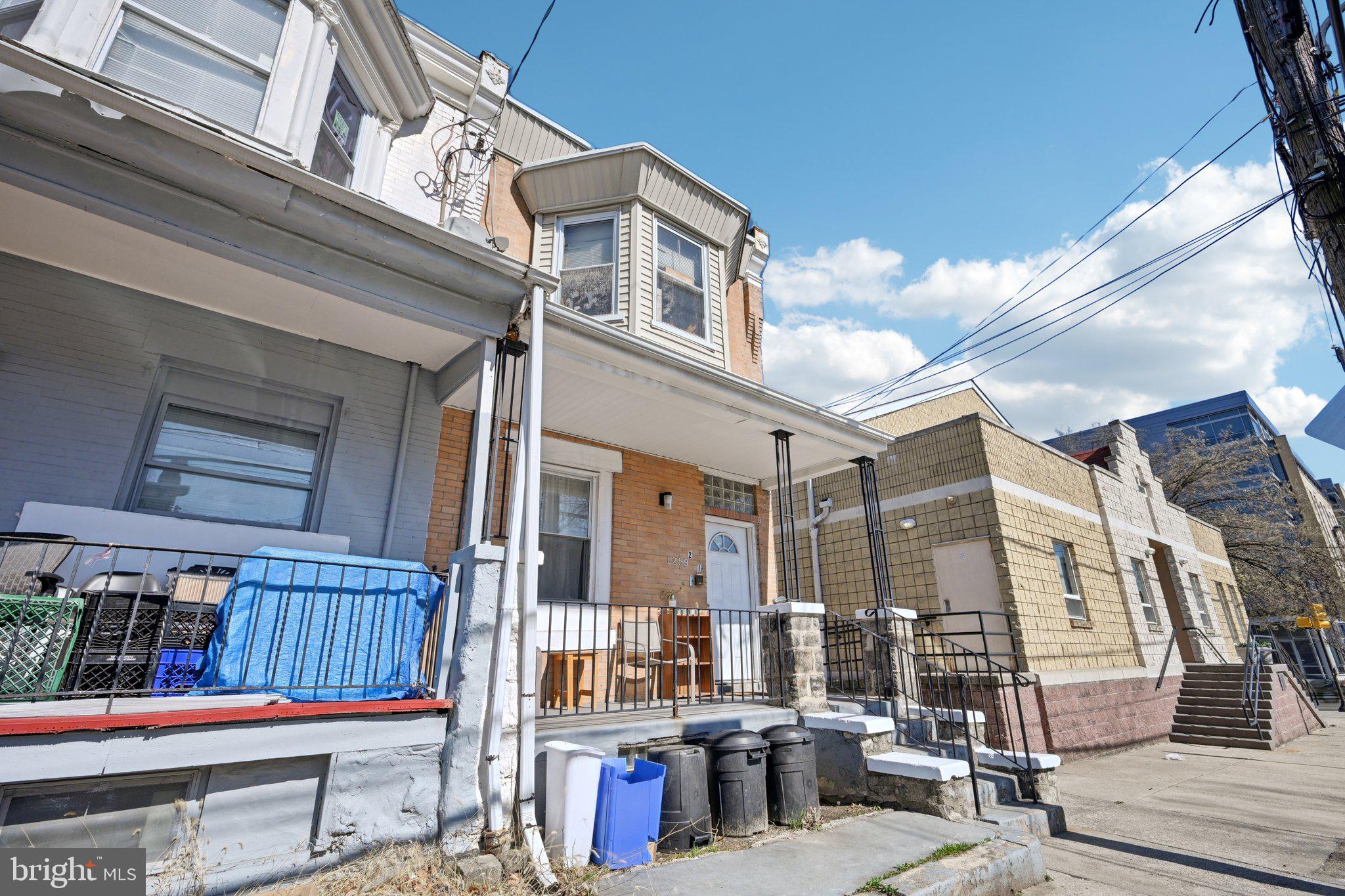 UNIVERSITY CITY - Residential Lease