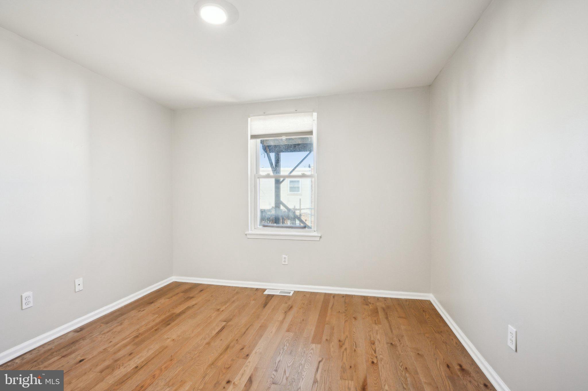 UNIVERSITY CITY - Residential Lease