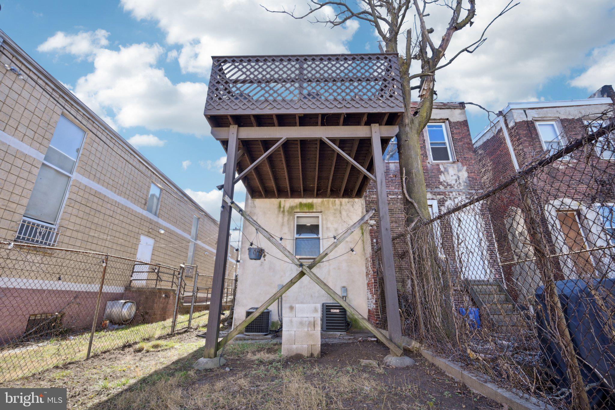 UNIVERSITY CITY - Residential Lease