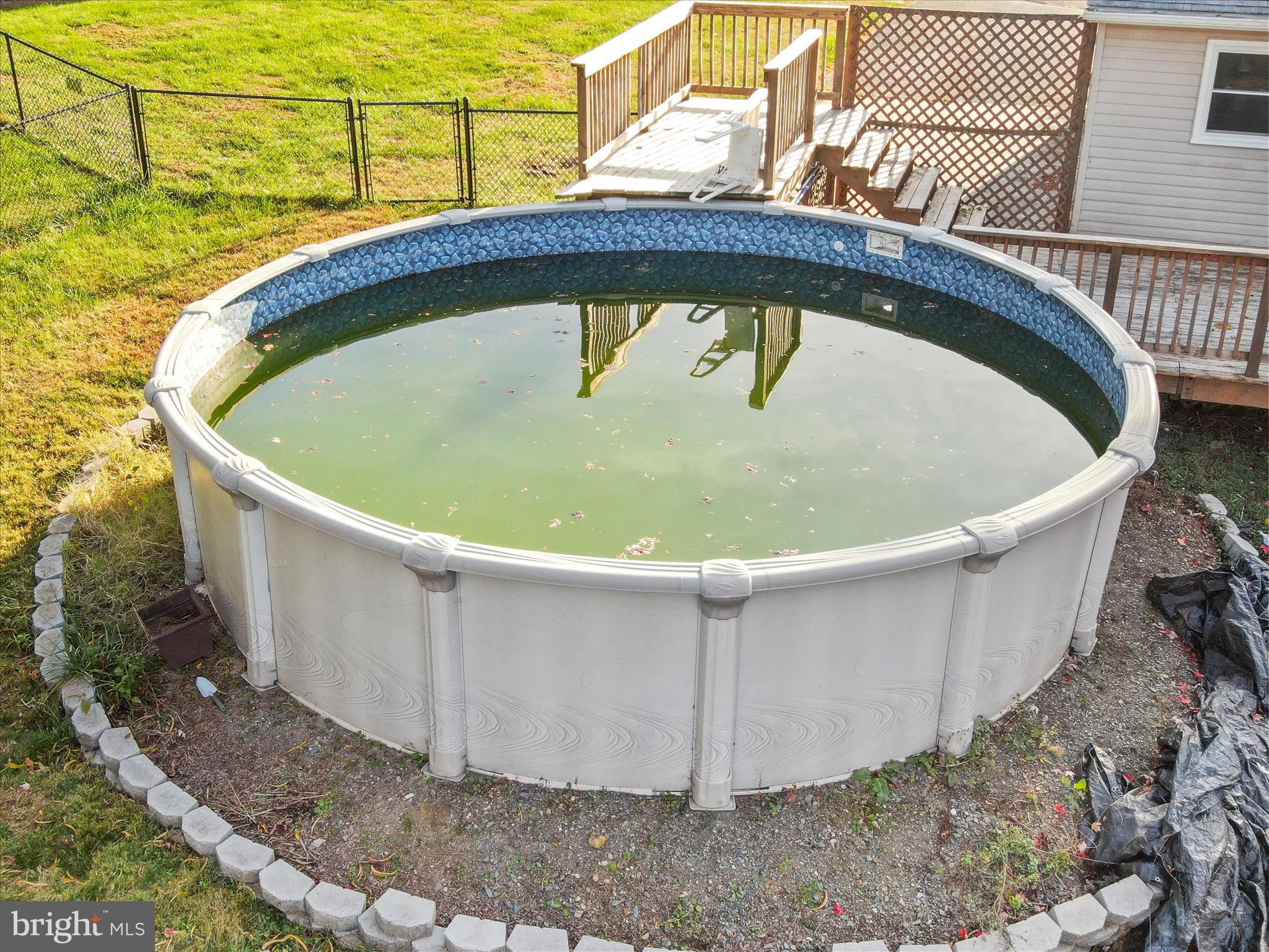 WHISPERING HILLS - Residential