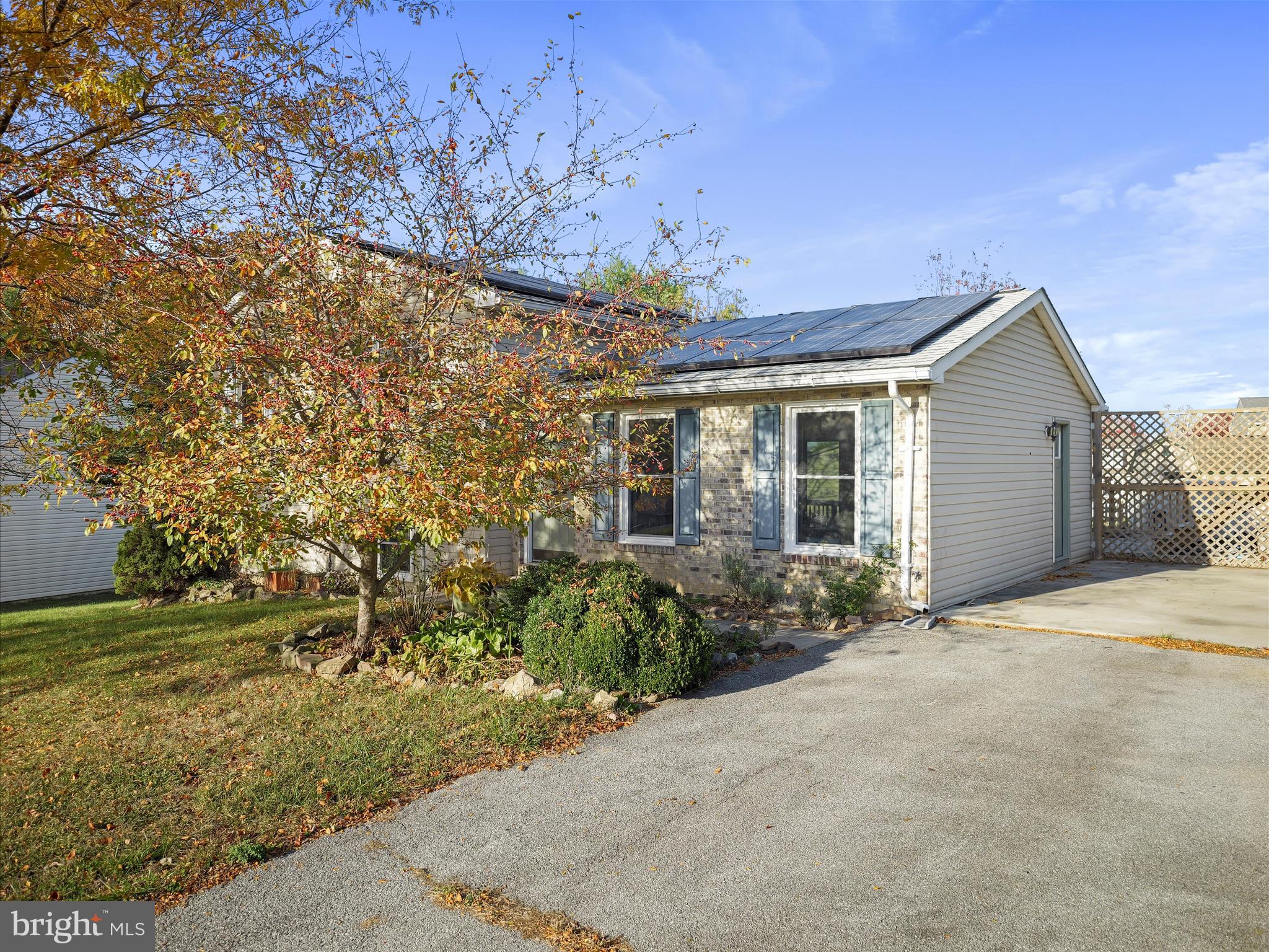 WHISPERING HILLS - Residential